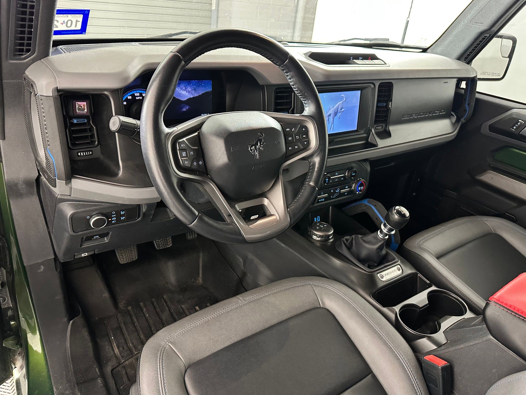 2022 Ford Bronco Black Diamond photo 3