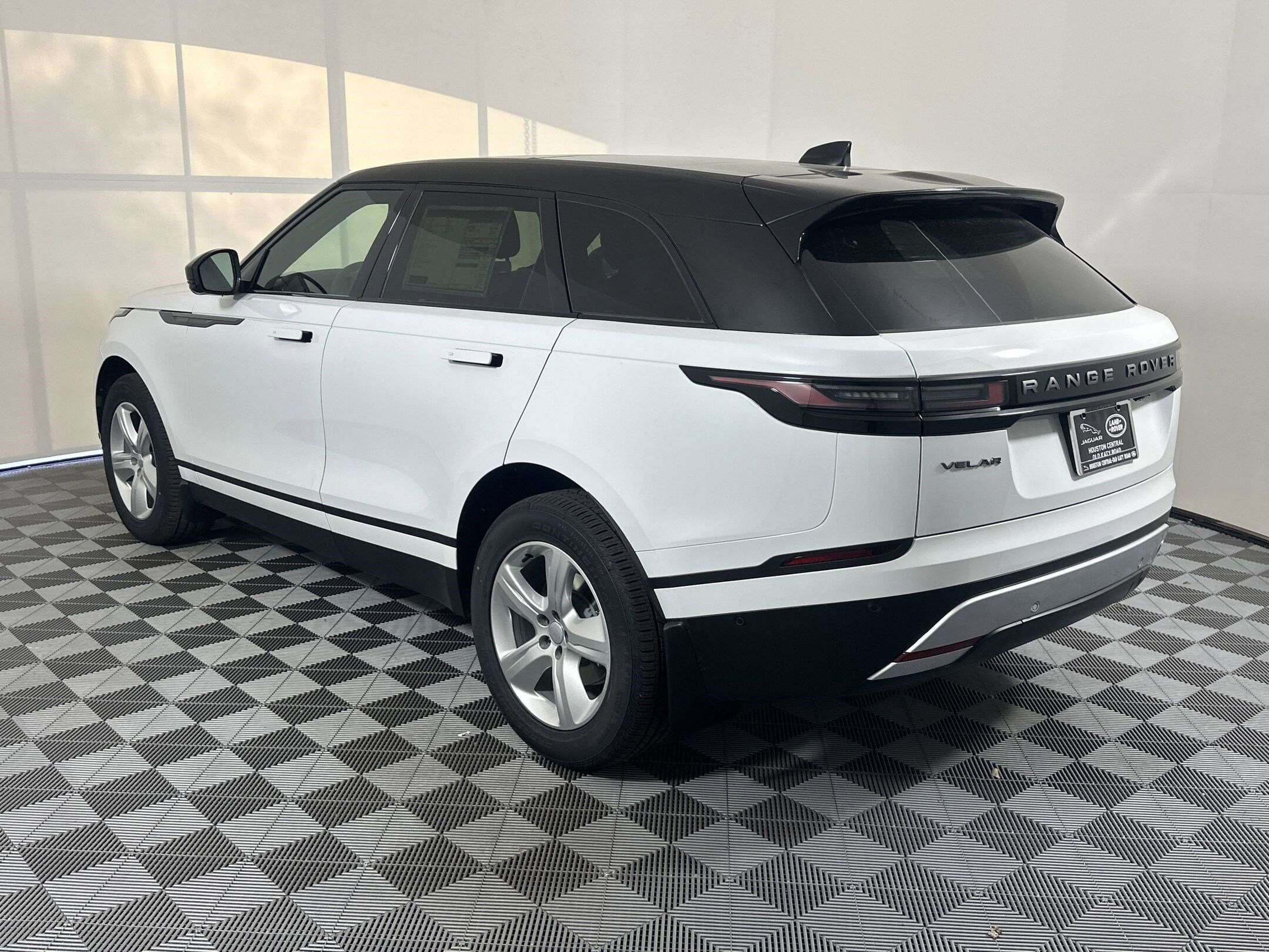 2026 Land Rover Range Rover Velar P250 S photo 2