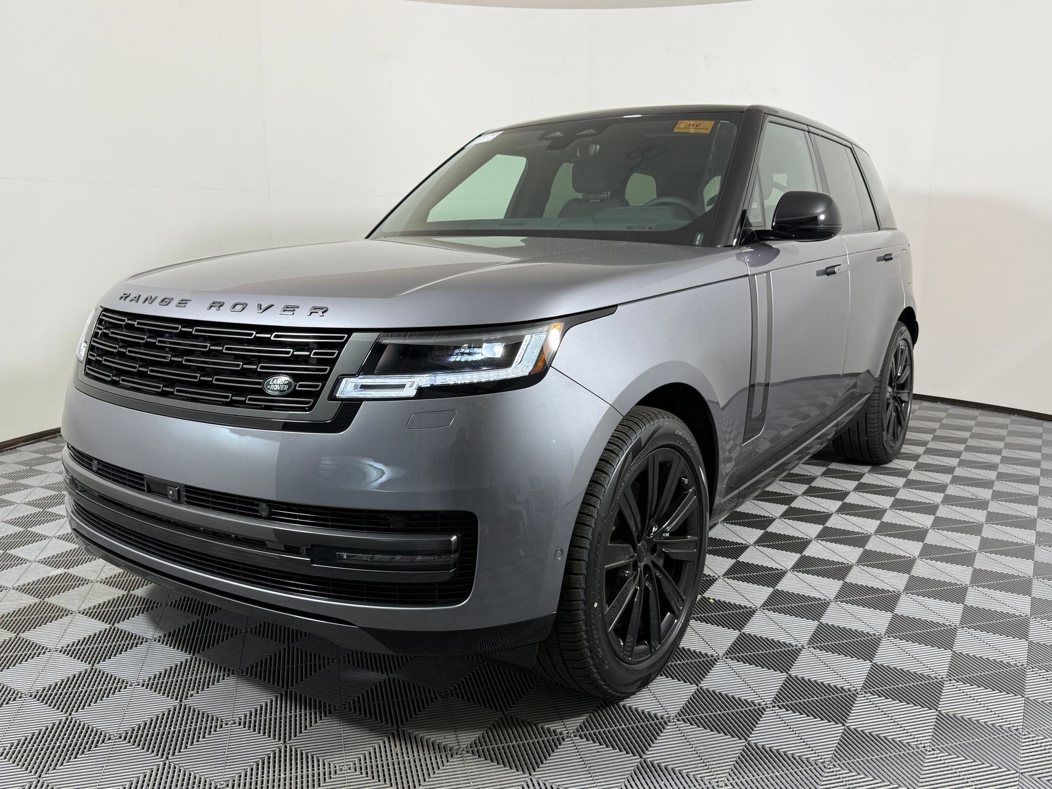2026 Land Rover Range Rover 3.0 PHEV SE SWB's photo