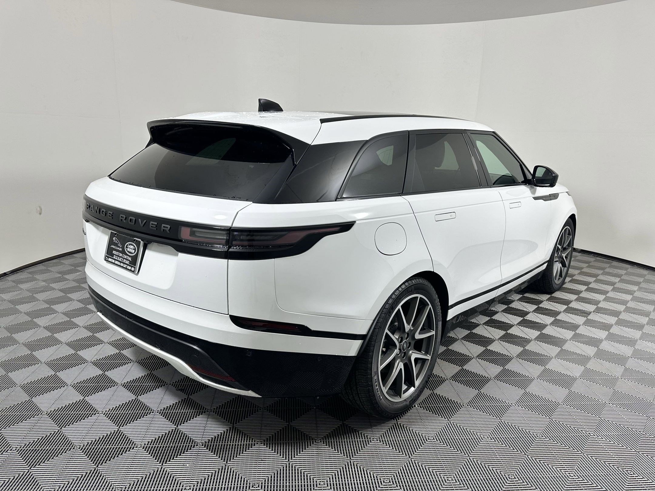 2026 Land Rover Range Rover Velar Dynamic SE - Photo 7