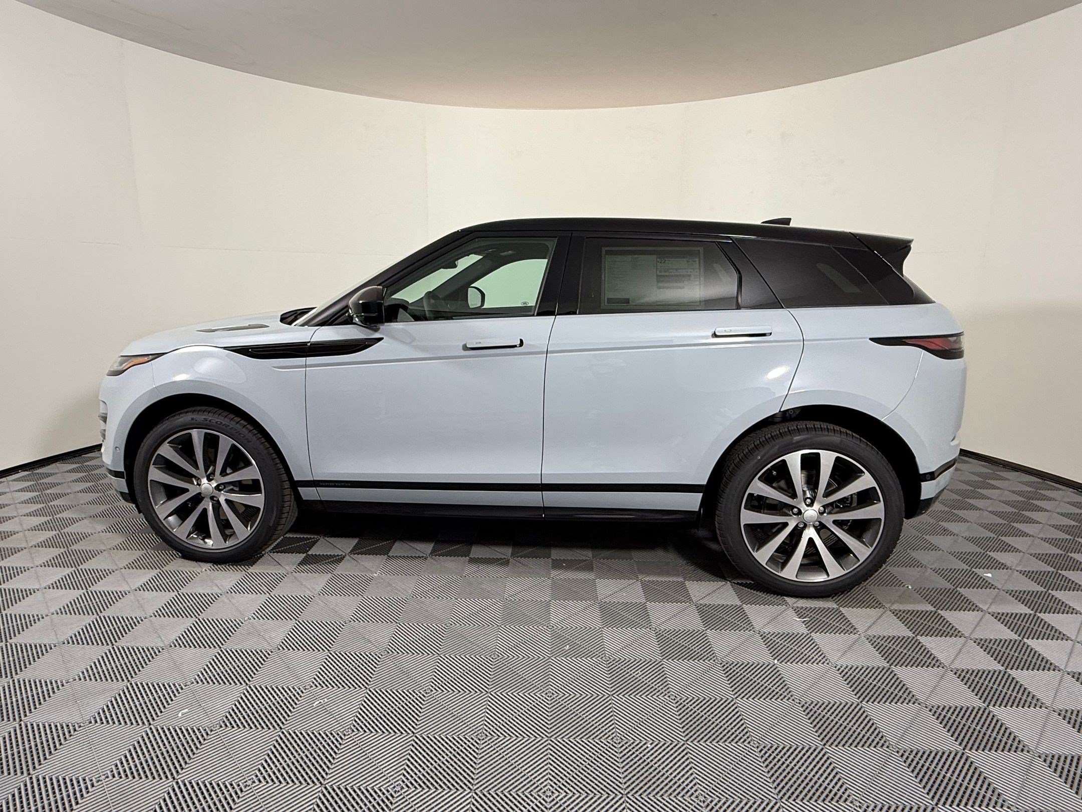 2026 Land Rover Range Rover Evoque Range Rover Evoque Hoxton Edition SUV