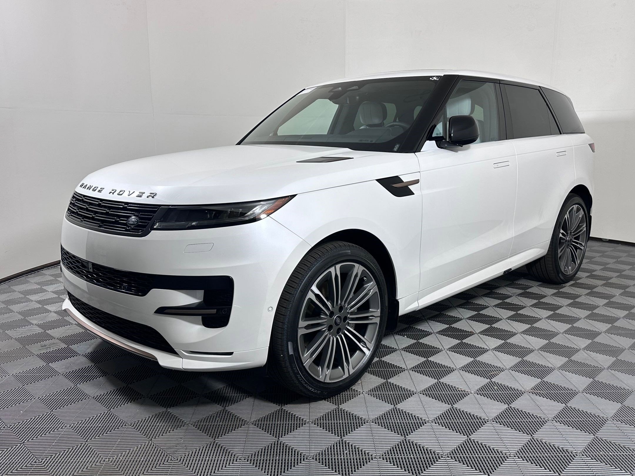 2025 Land Rover Range Rover Sport Dynamic SE's photo