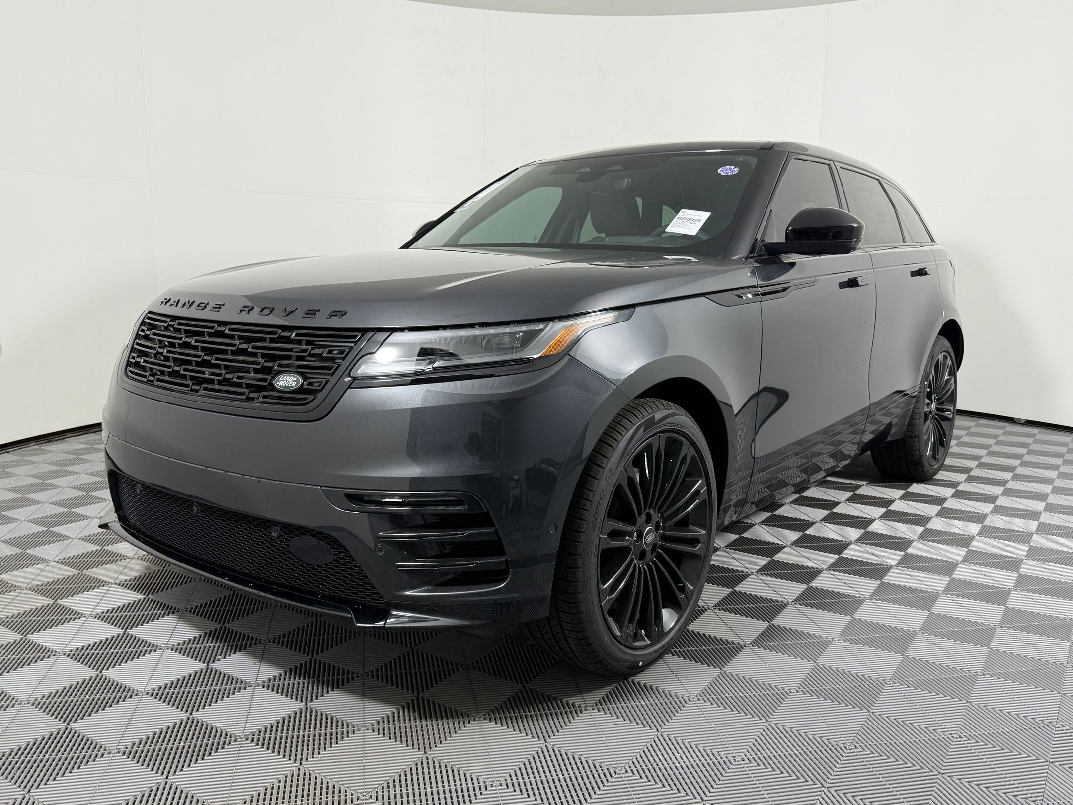 2026 Land Rover Range Rover Velar Dynamic SE