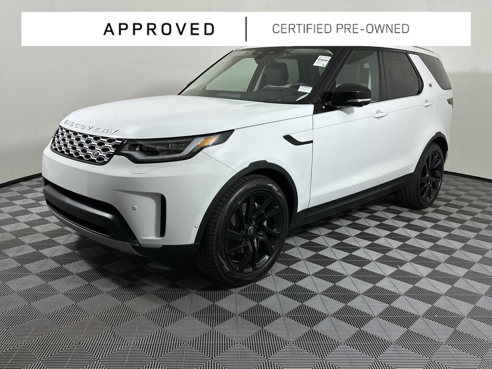 2025 Land Rover Discovery P300 S's photo