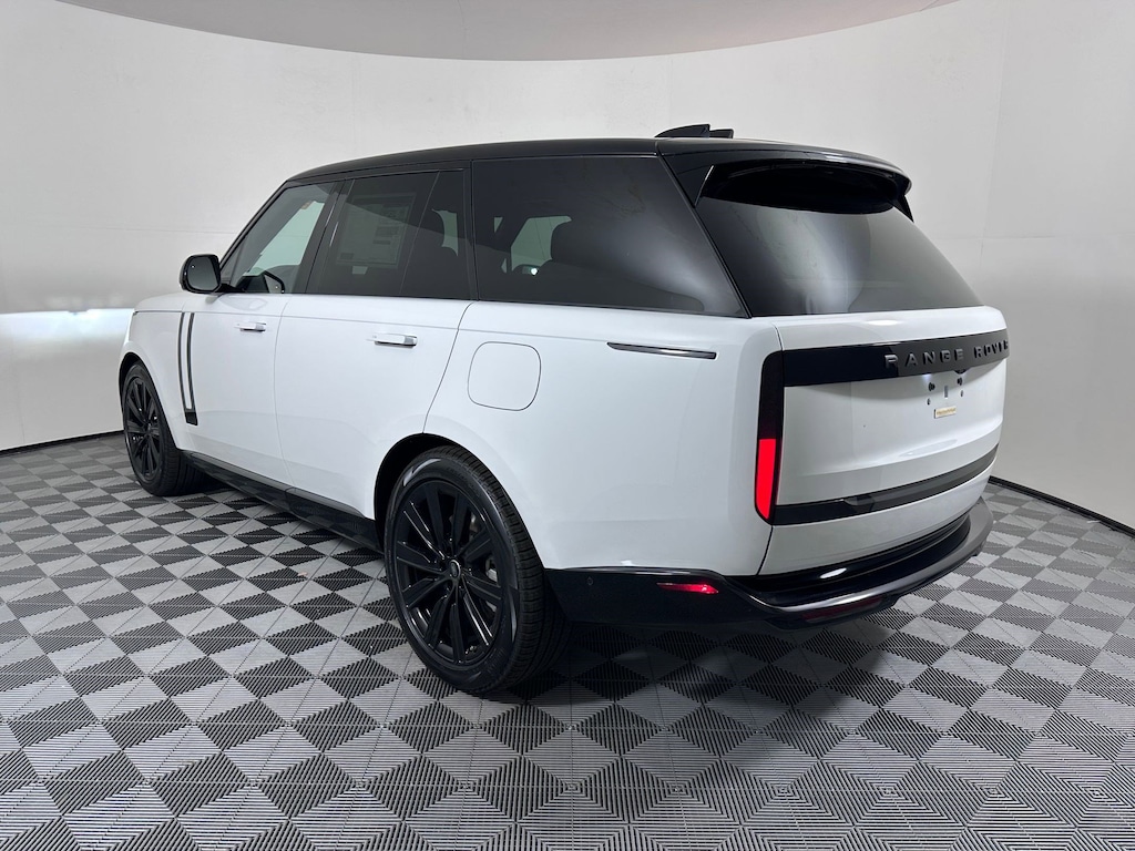 New 2025 Land Rover Range Rover SE 550PS SUV
