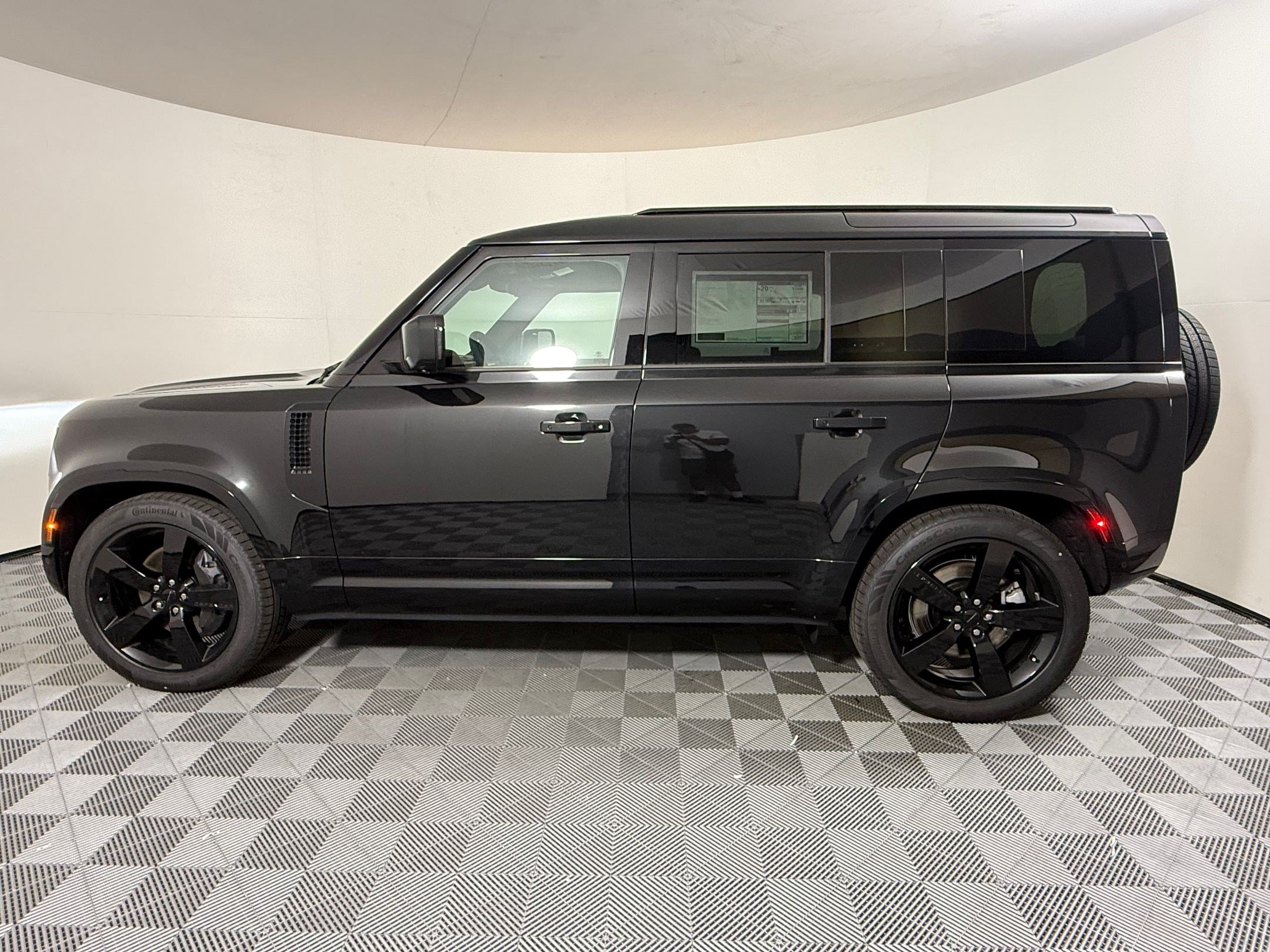 2026 Land Rover Defender 110 400PS X-Dynamic SE SUV