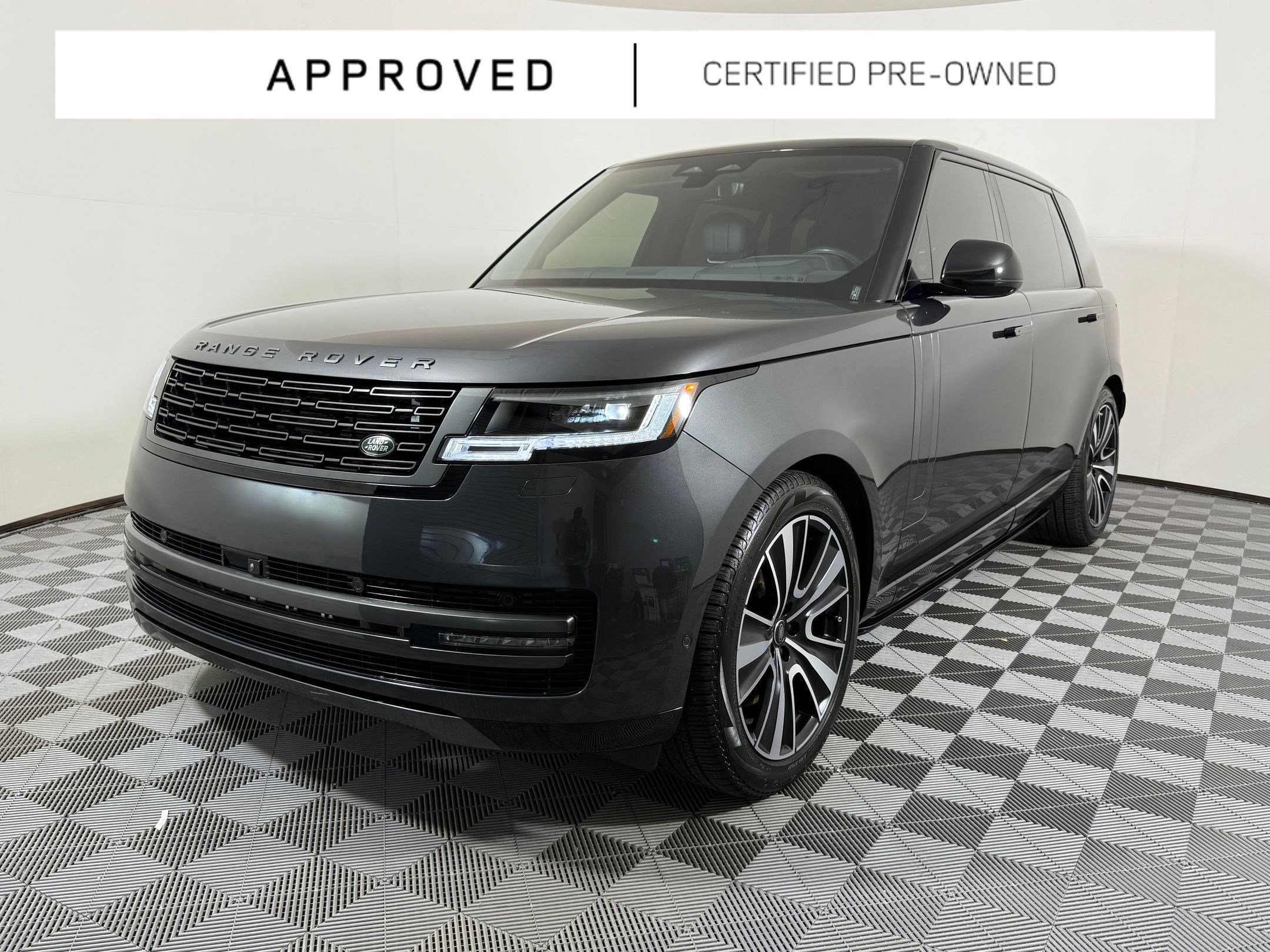 2025 Land Rover Range Rover SE
