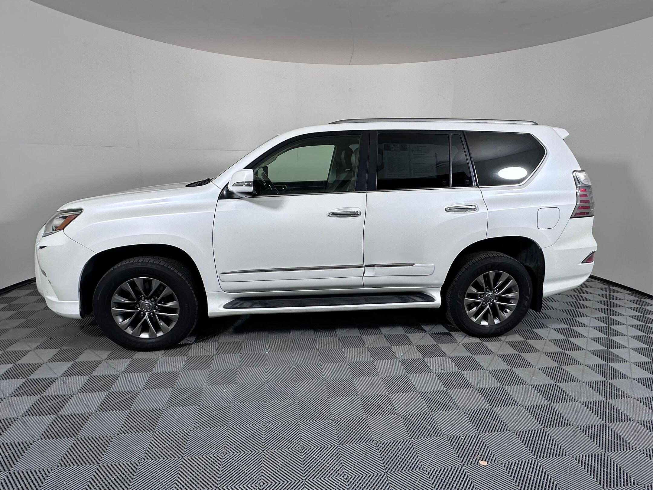 2014 Lexus GX 460 Luxury photo 2