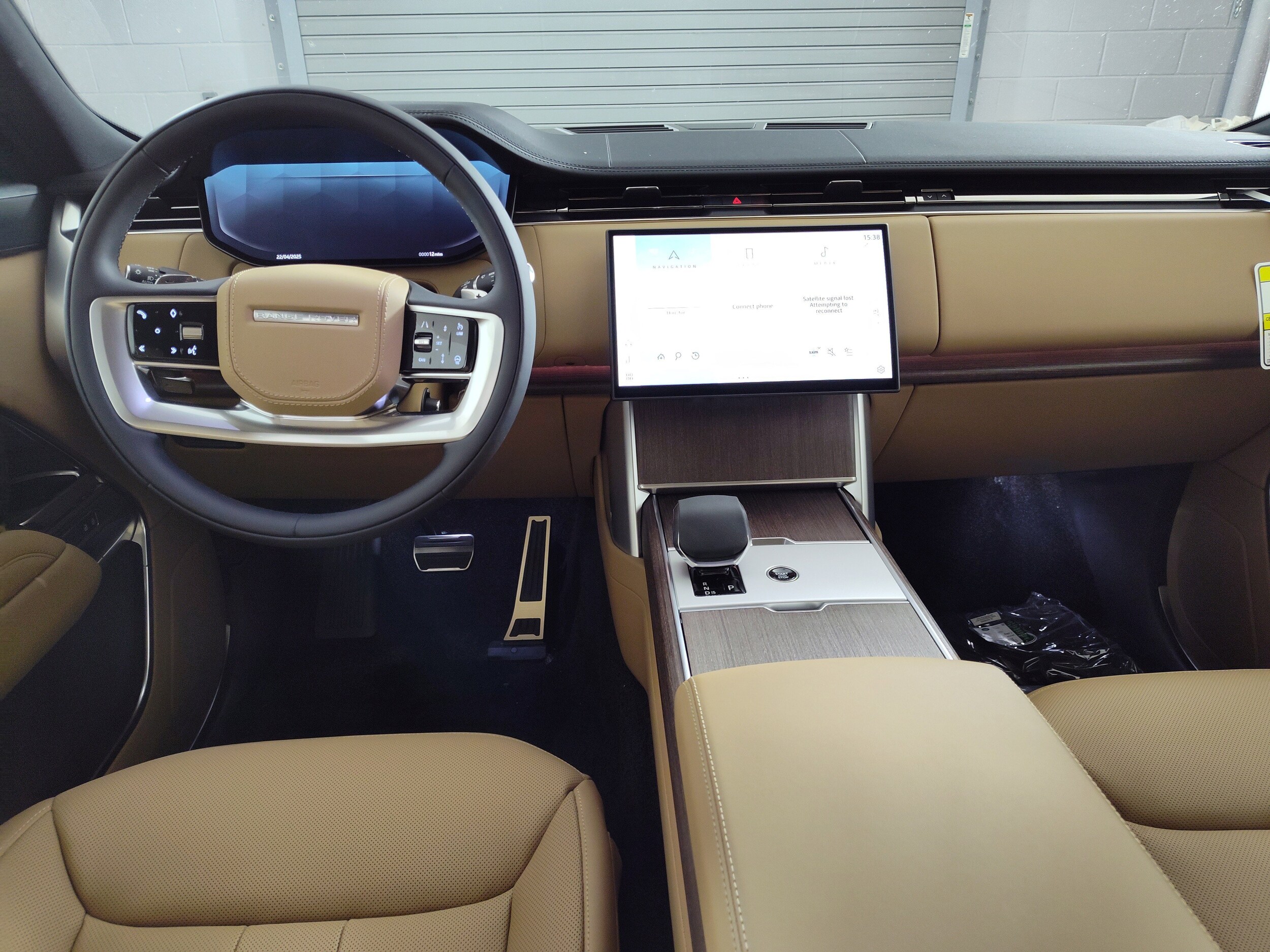 2025 Land Rover Range Rover SE photo 4