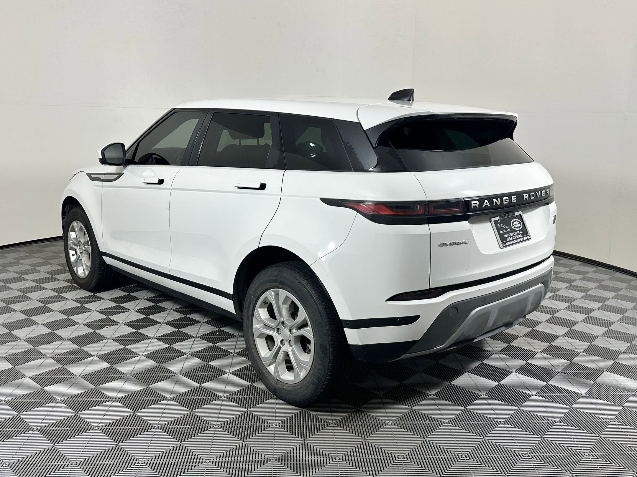 2021 Land Rover Range Rover Evoque S photo 2