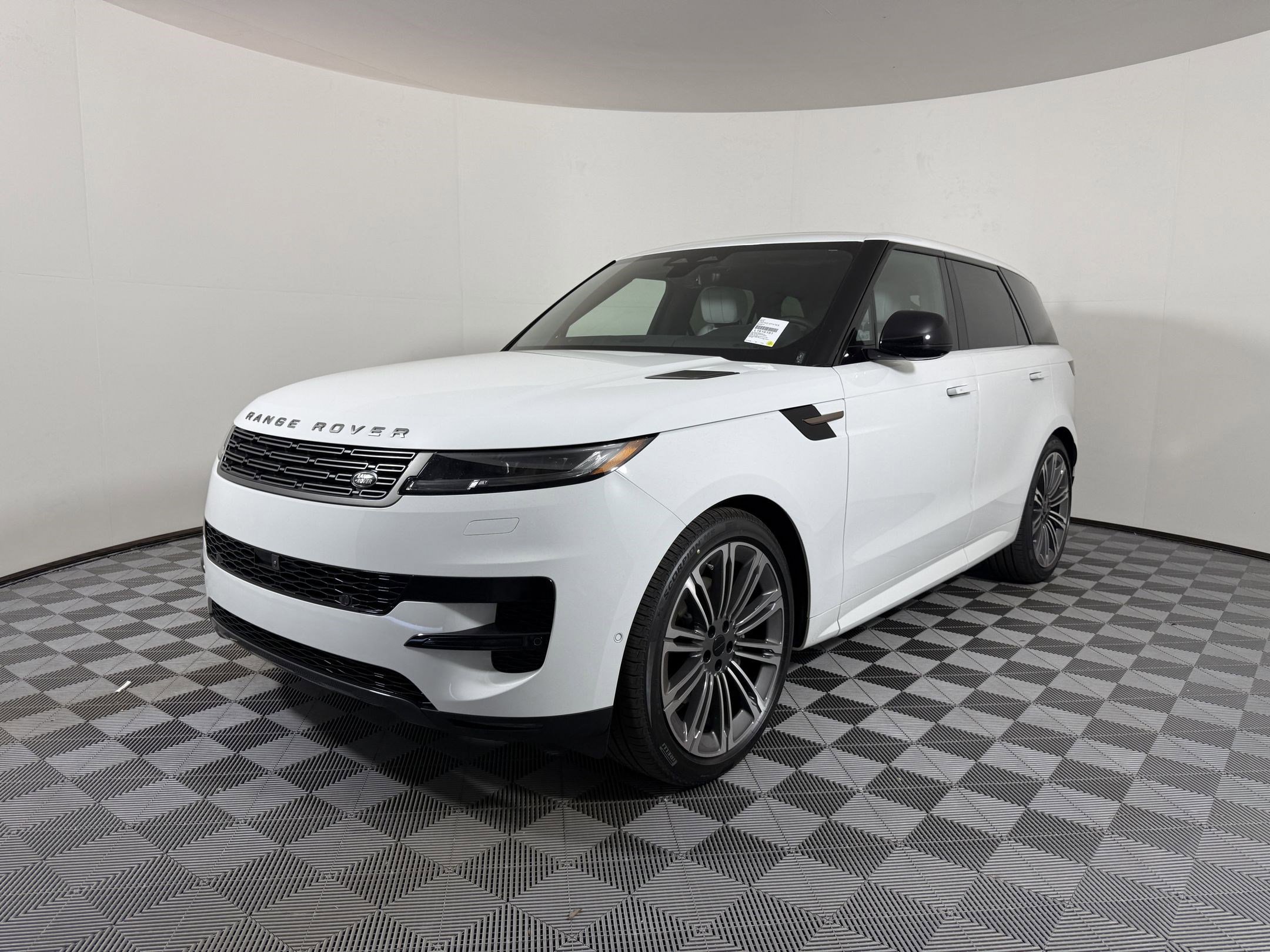 2026 Land Rover Range Rover Sport SE's photo