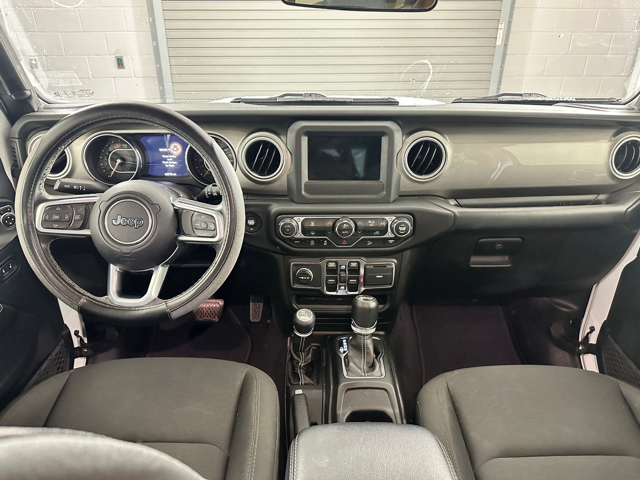2019 Jeep Wrangler Unlimited Sahara photo 4