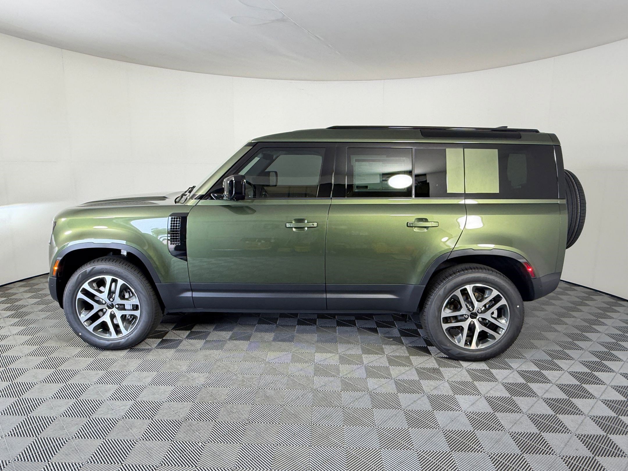 2026 Land Rover Defender 110 S SUV