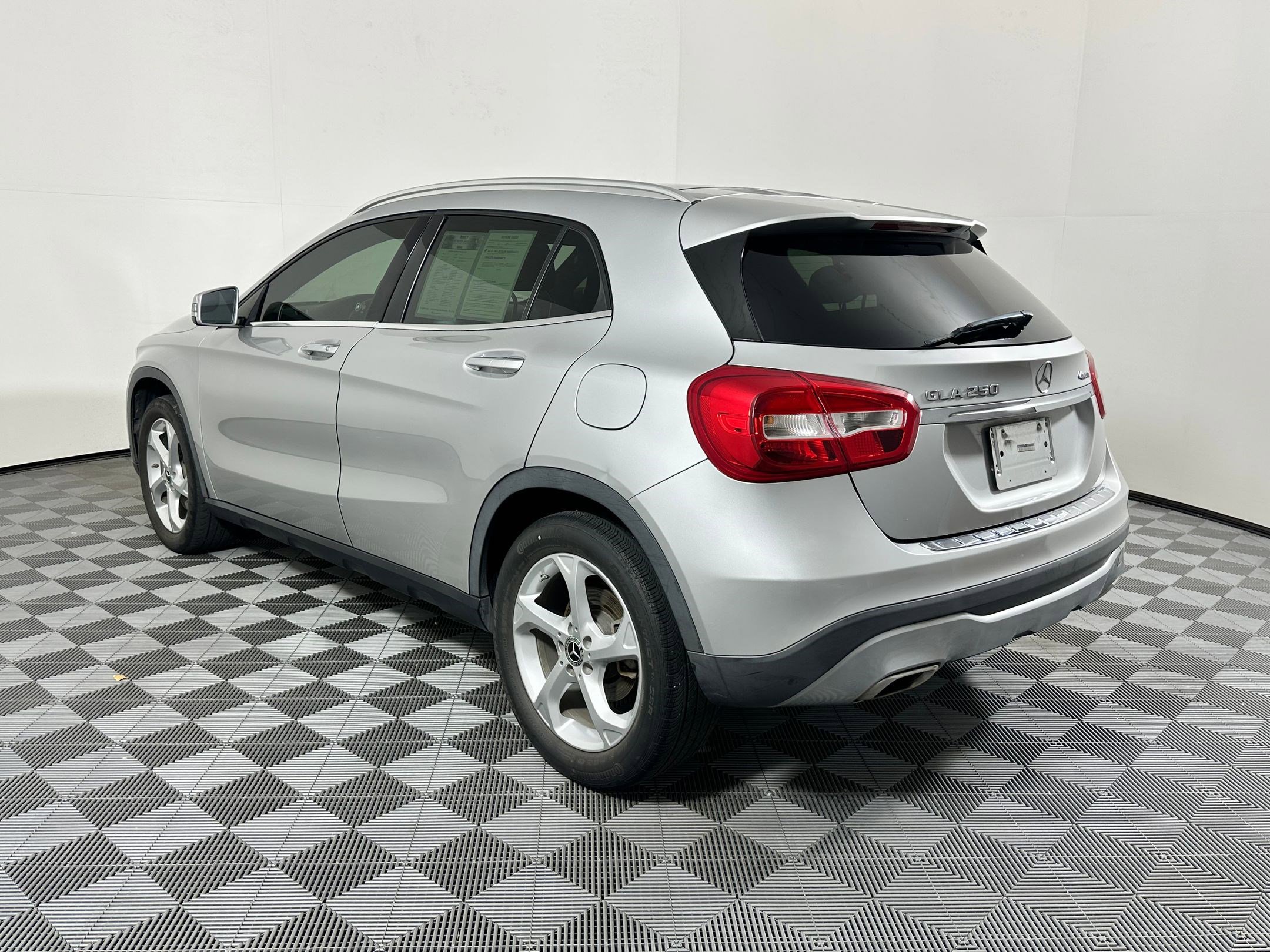 2018 Mercedes Benz GLA 250 photo 3