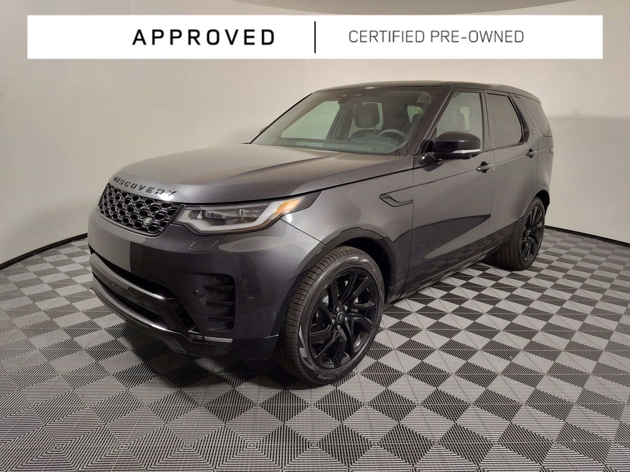 2025 Land Rover Discovery Dynamic SE