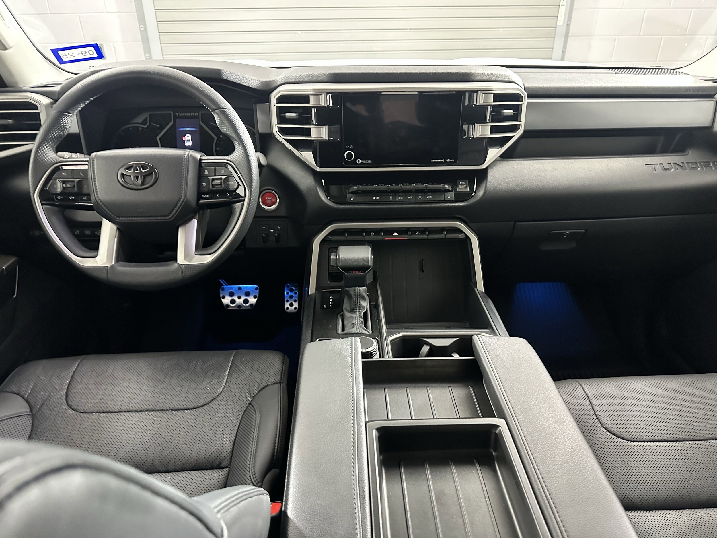 2024 Toyota Tundra SR5 CrewMax photo 4