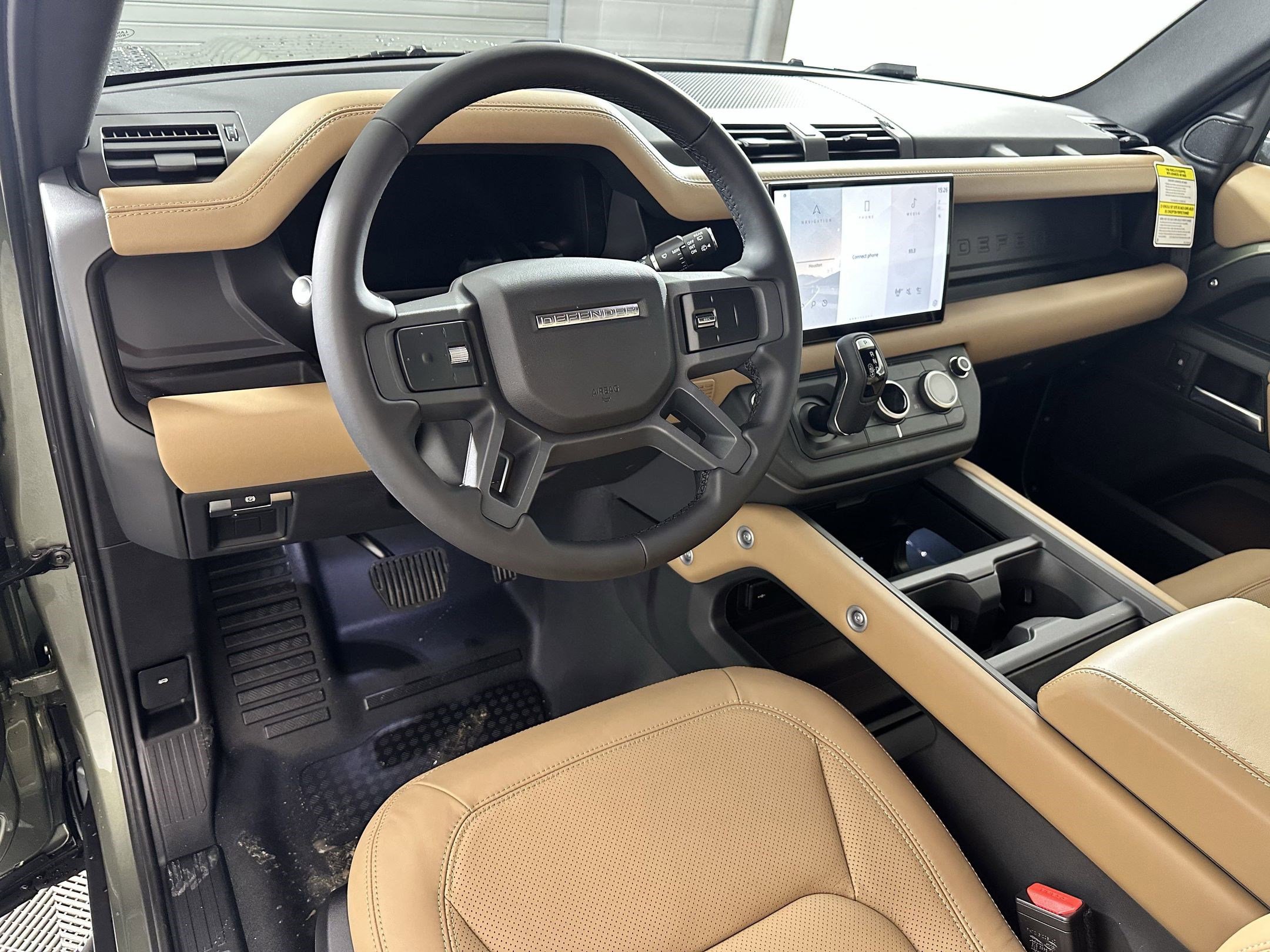 2025 Land Rover Defender 90 X-Dynamic SE photo 4
