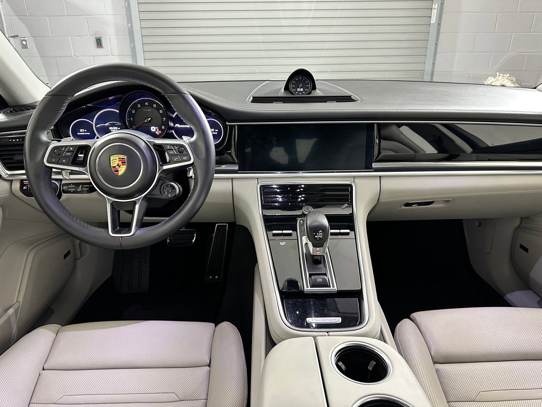 2018 Porsche Panamera 4S photo 4