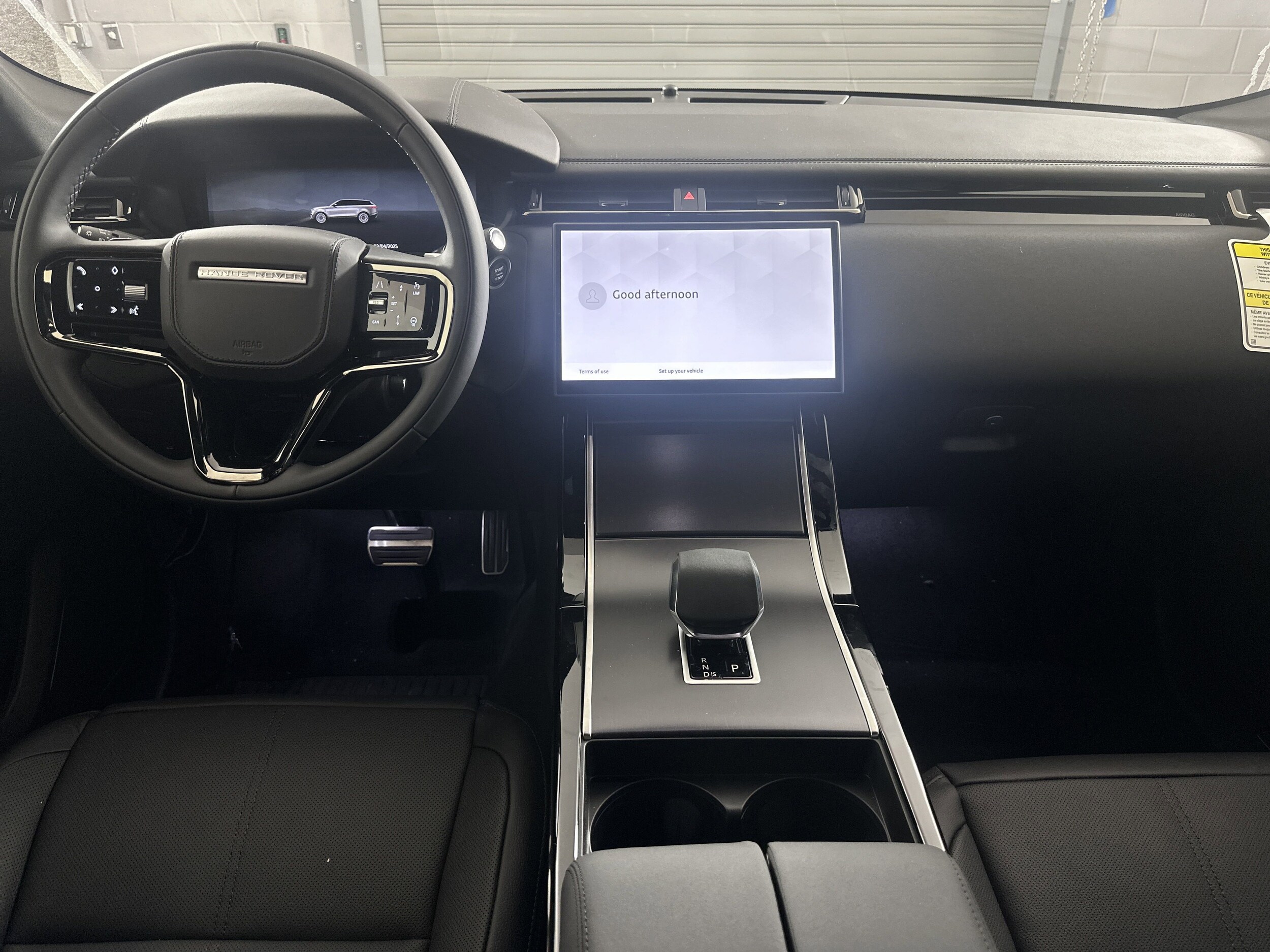 2026 Land Rover Range Rover Velar SE photo 4