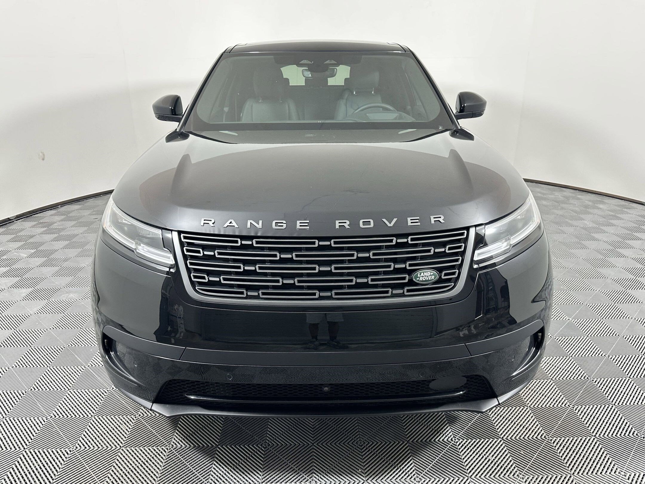 2026 Land Rover Range Rover Velar S photo 3