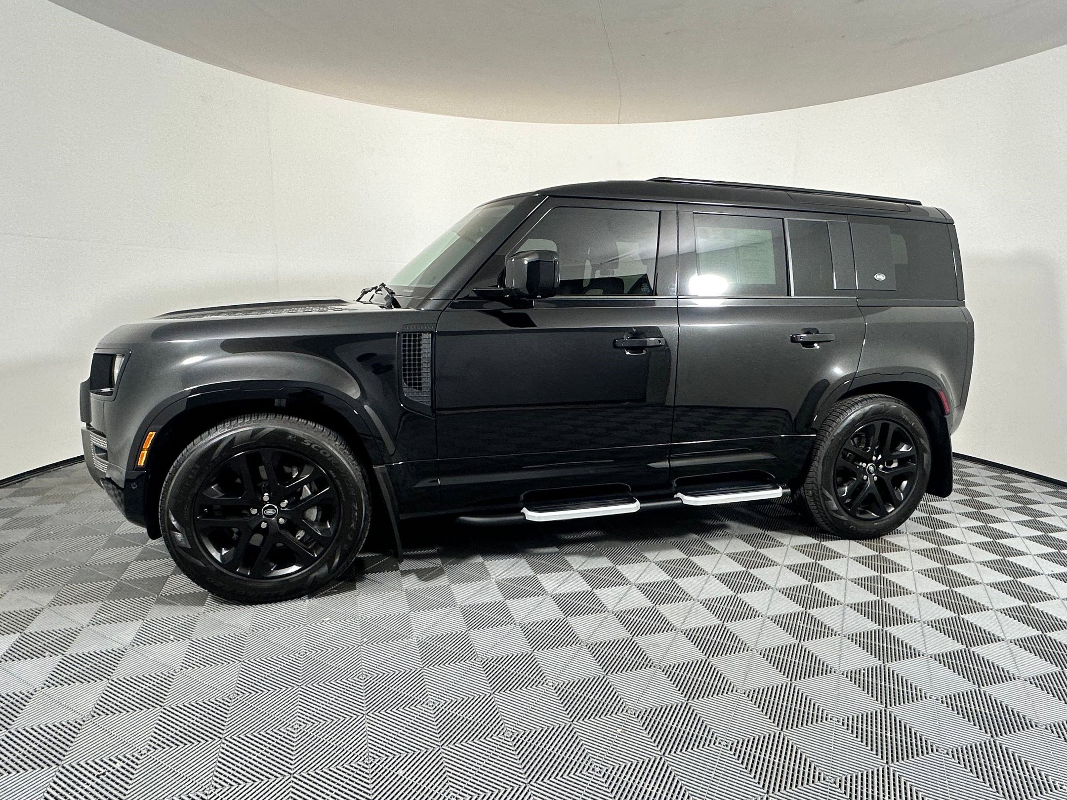 2024 Land Rover Defender 110 X-Dynamic SE photo 2