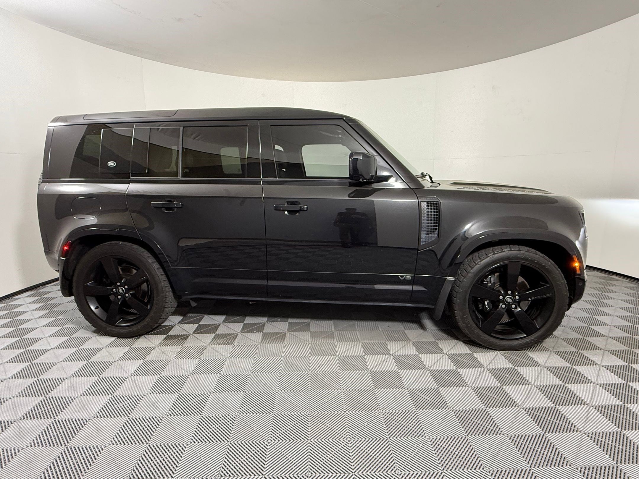 2022 Land Rover Defender V8 - Photo 8