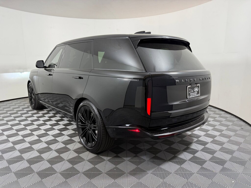 New 2026 Land Rover Range Rover SE SUV