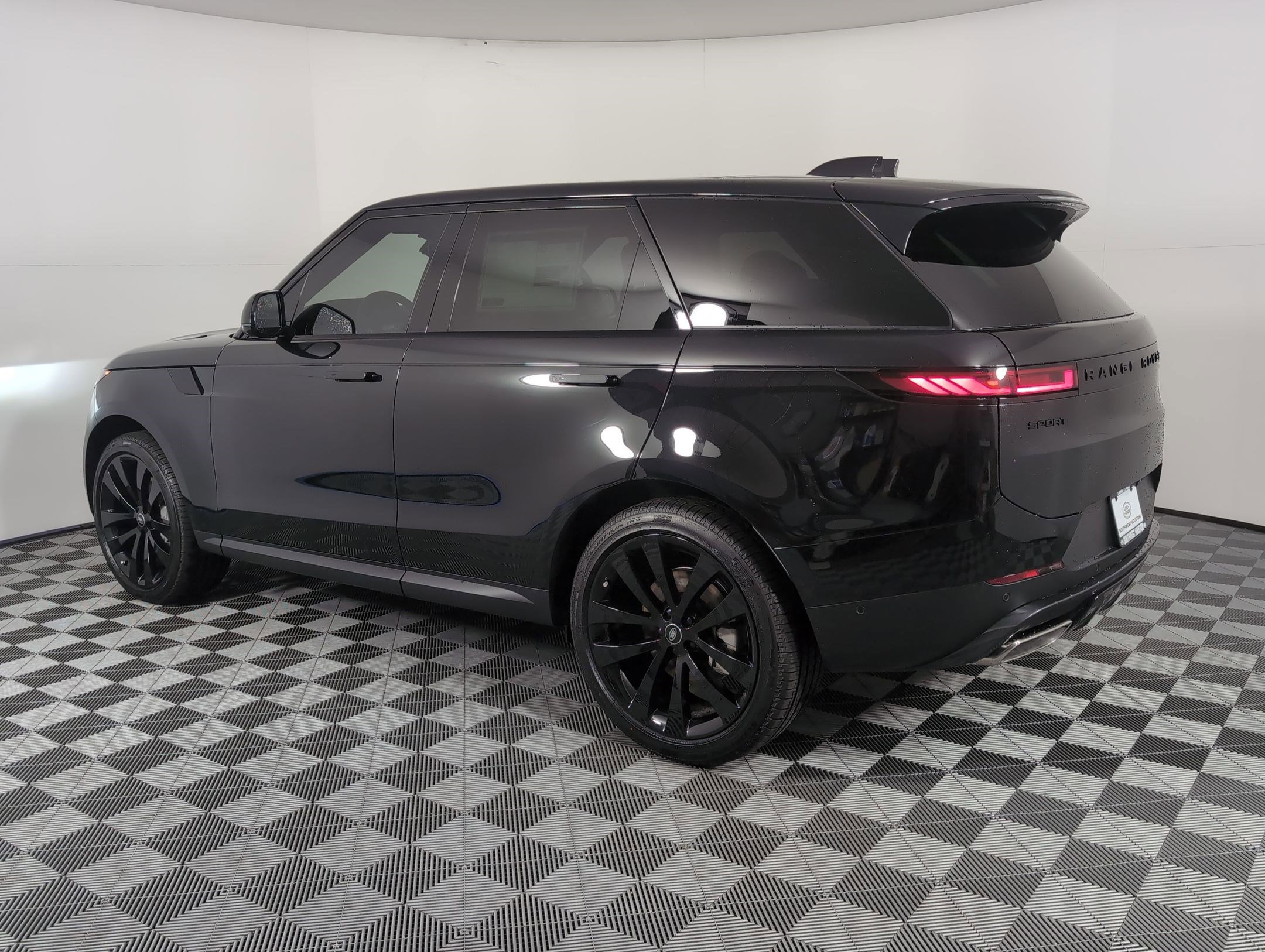 2025 Land Rover Range Rover Sport P360 SE photo 2