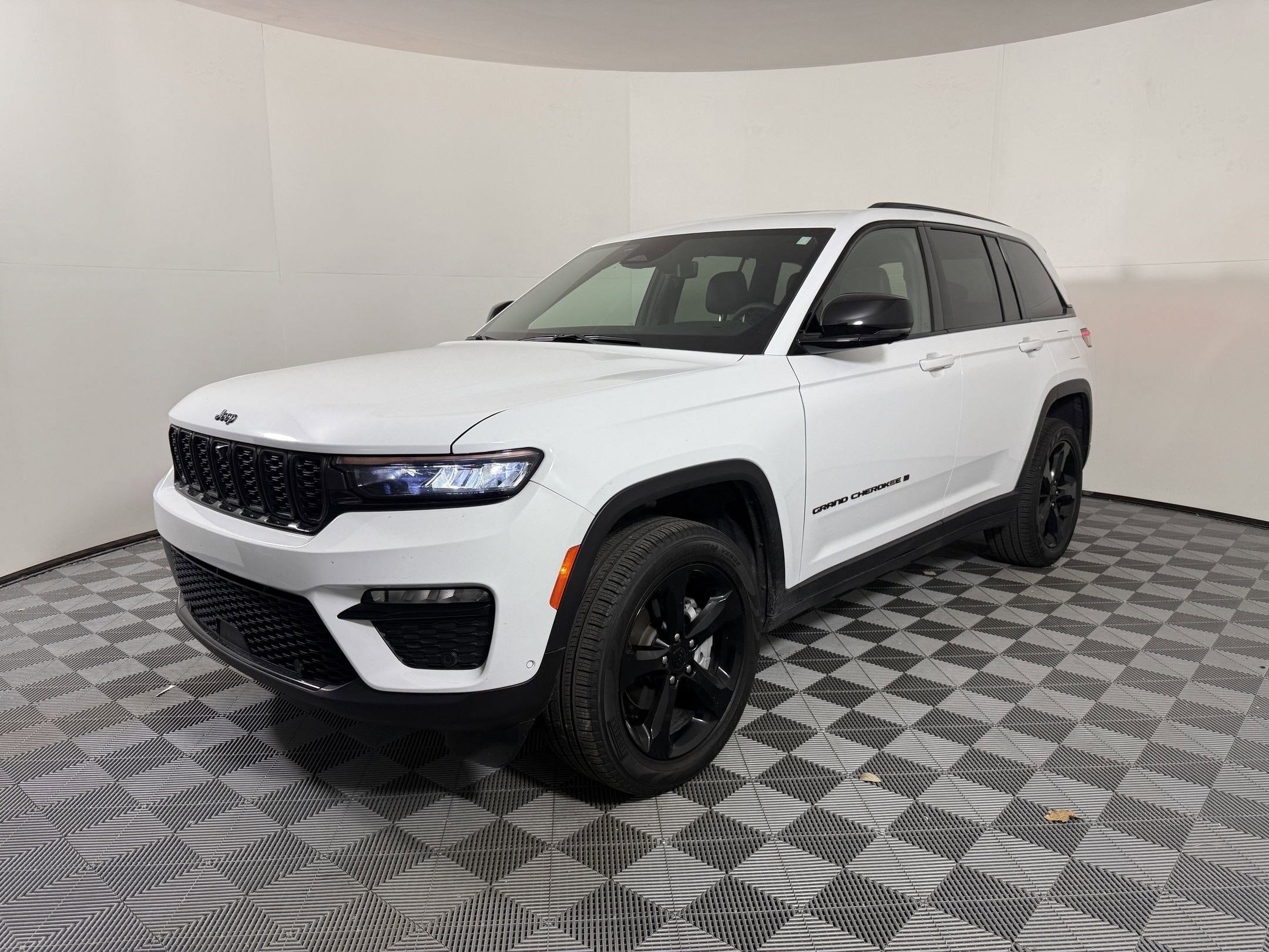 2025 Jeep Grand Cherokee Limited's photo