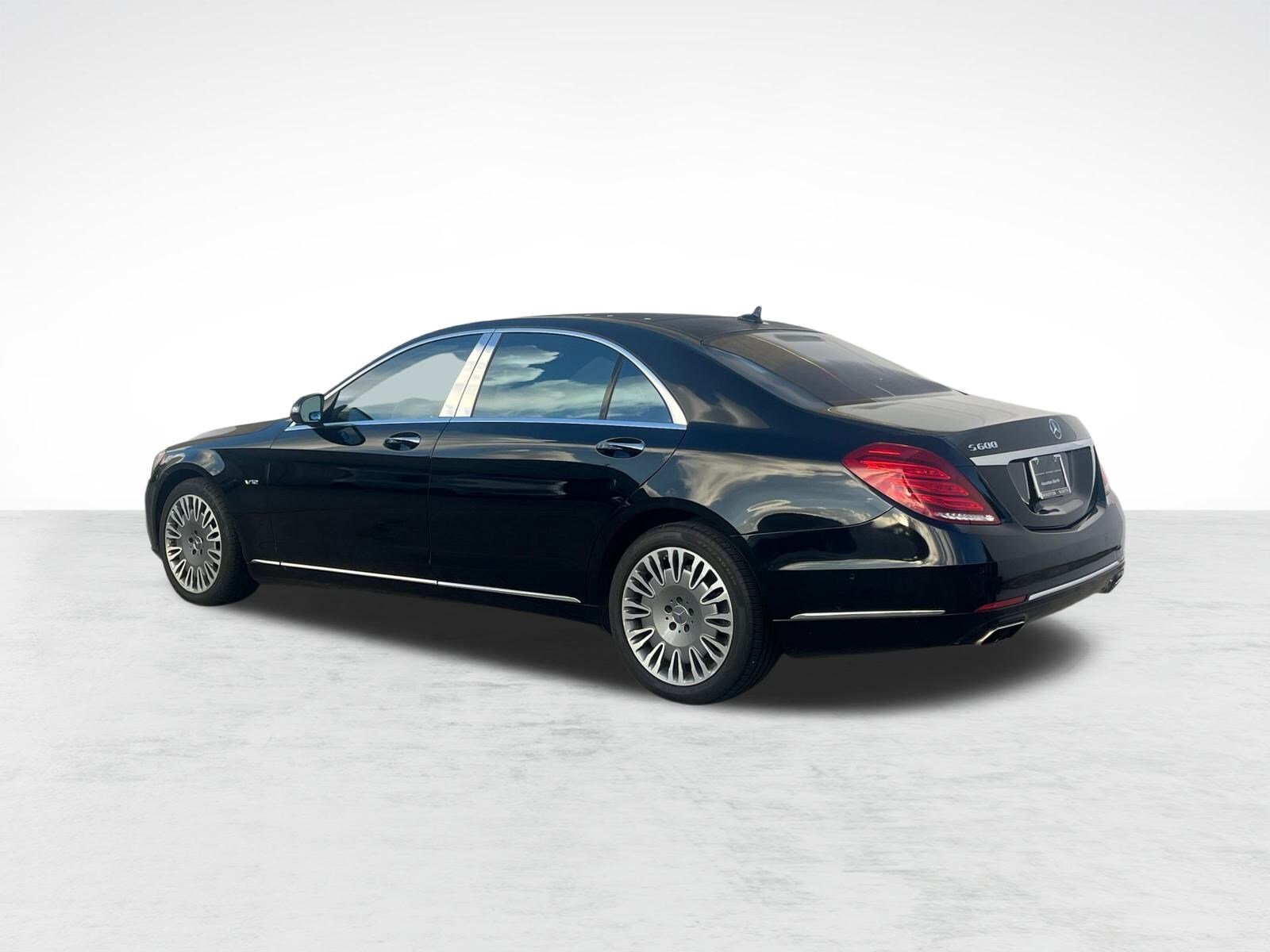 2015 Mercedes Benz S 600 photo 2