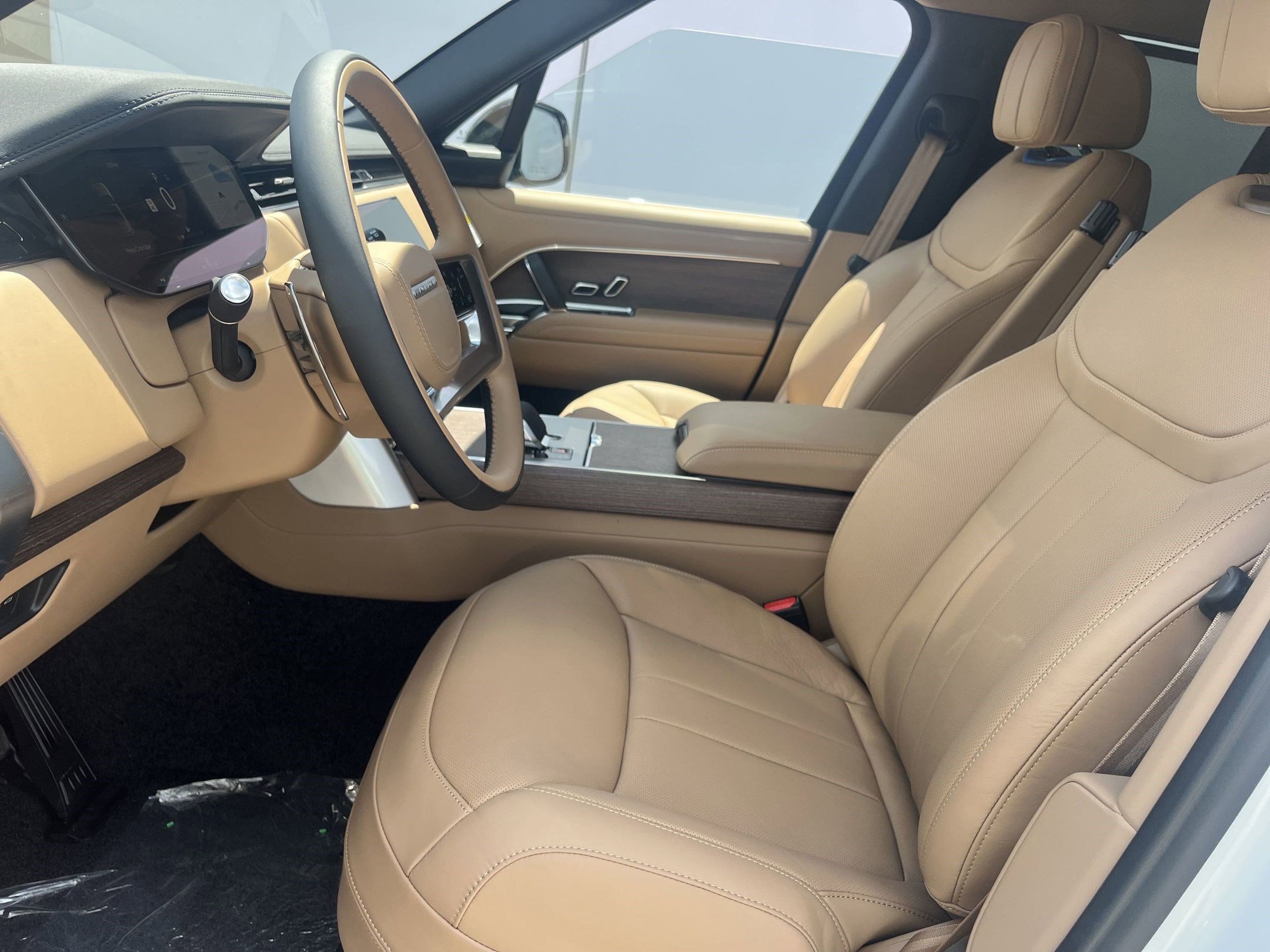 2025 Land Rover Range Rover SE photo 4