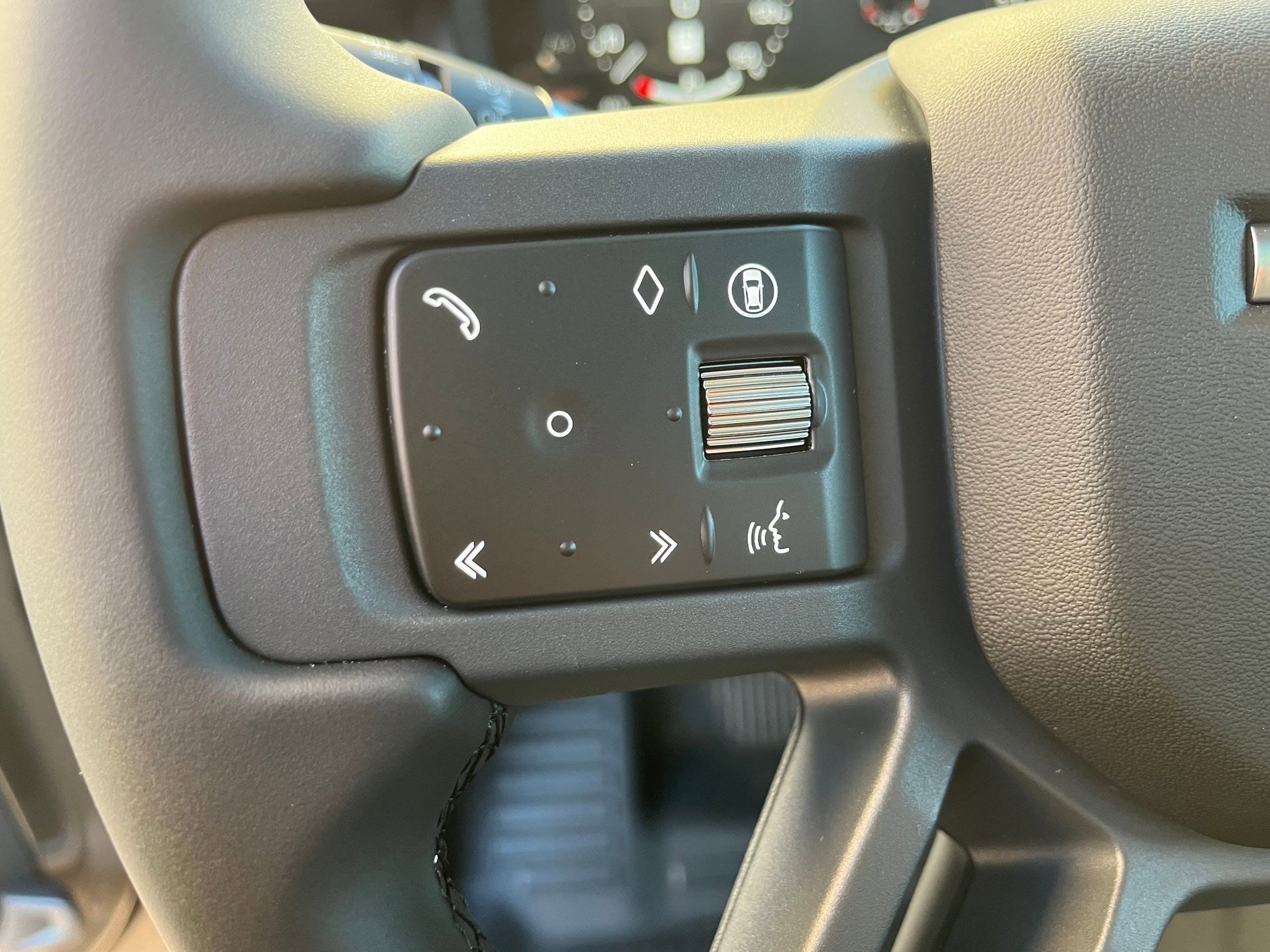 2026 Land Rover Defender S - Photo 17