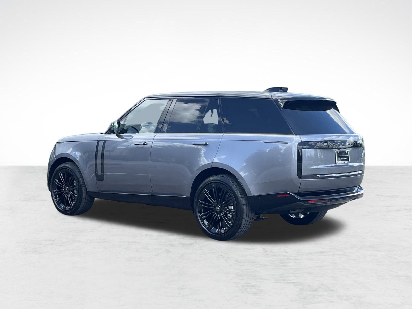 2025 Land Rover Range Rover SE photo 3