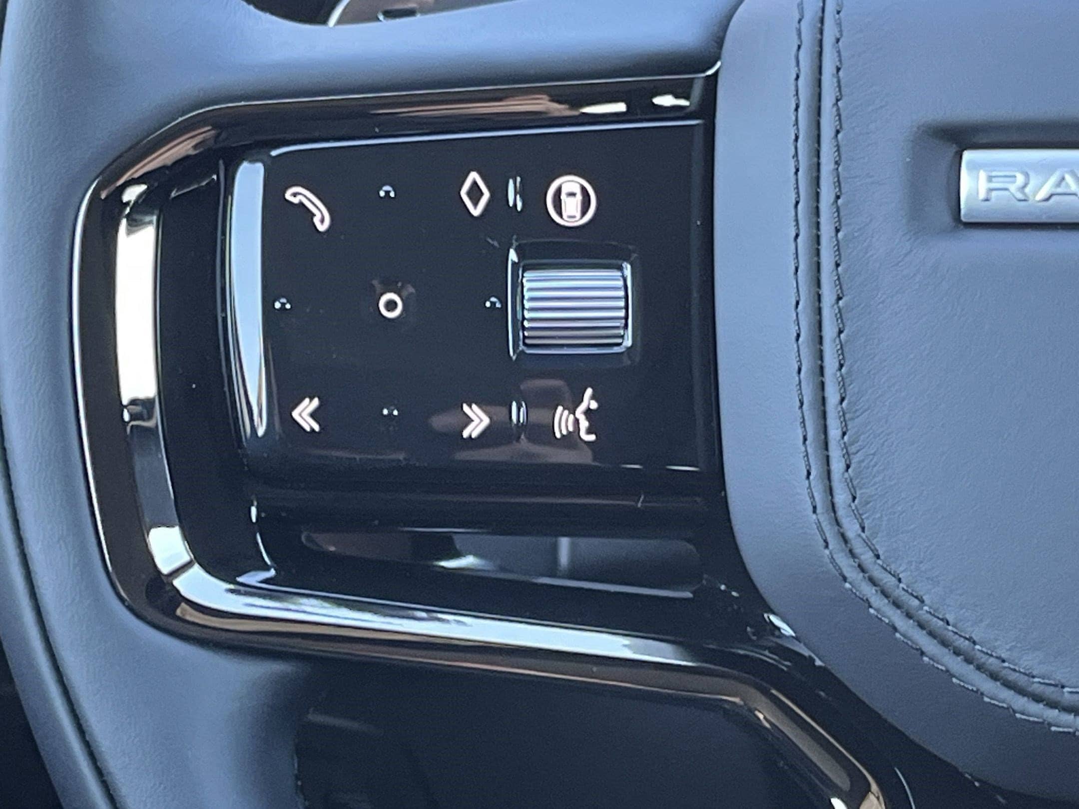 2026 Land Rover Range Rover Velar Dynamic SE - Photo 17