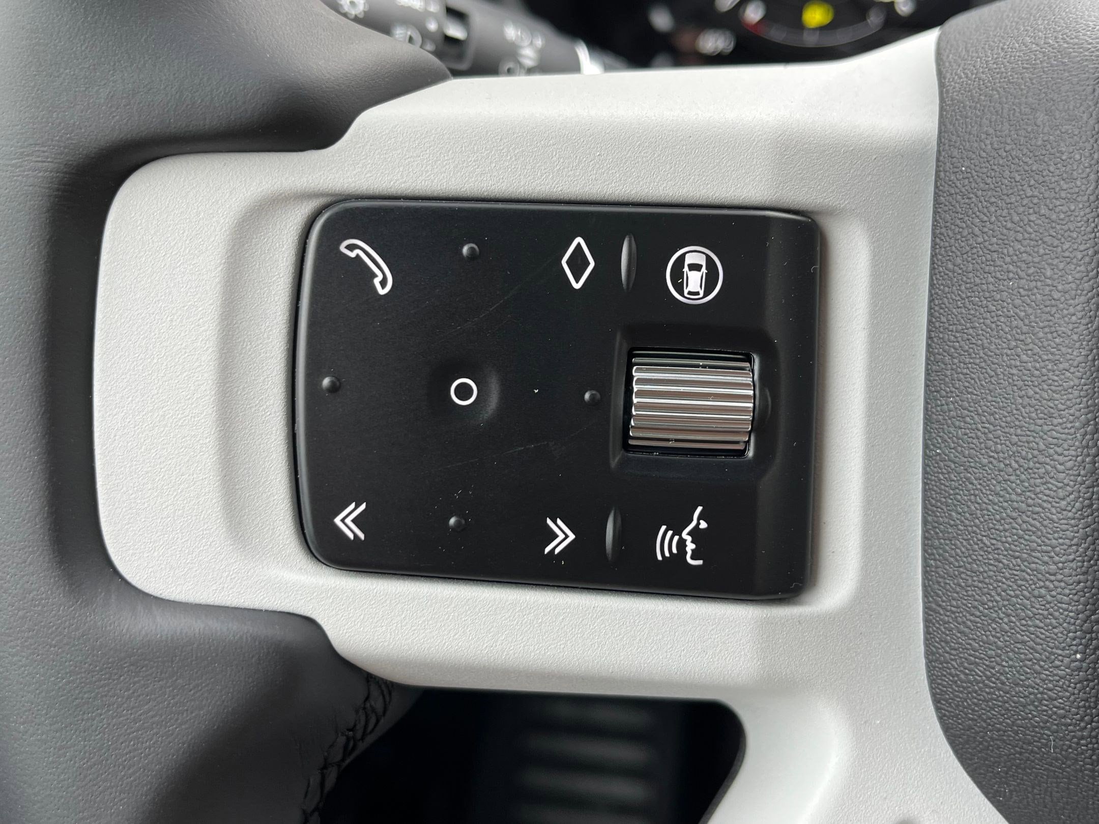 2026 Land Rover Defender X-Dynamic SE - Photo 17