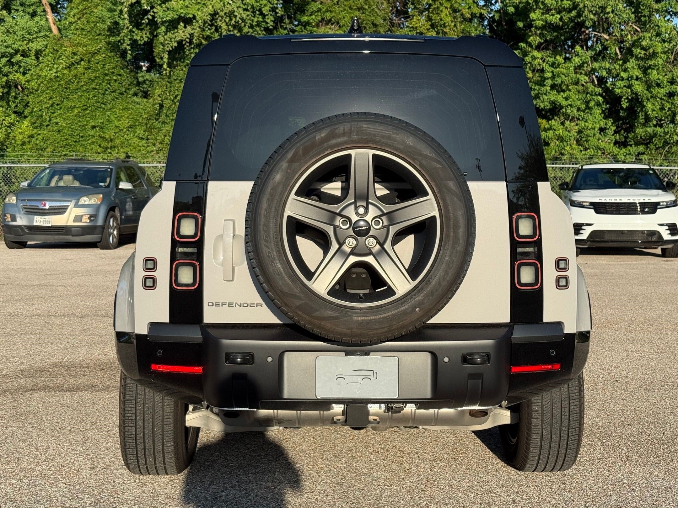 2026 Land Rover Defender X-Dynamic SE - Photo 10