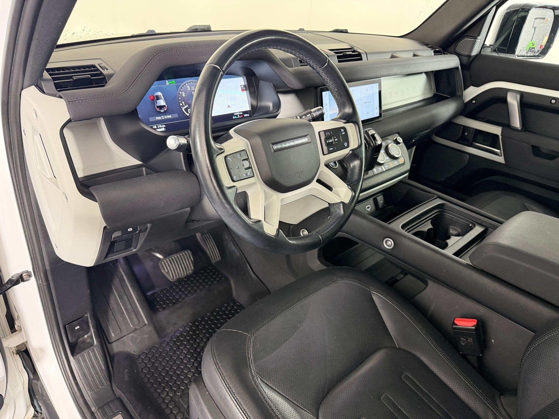 Defender X-Dynamic SE SUV