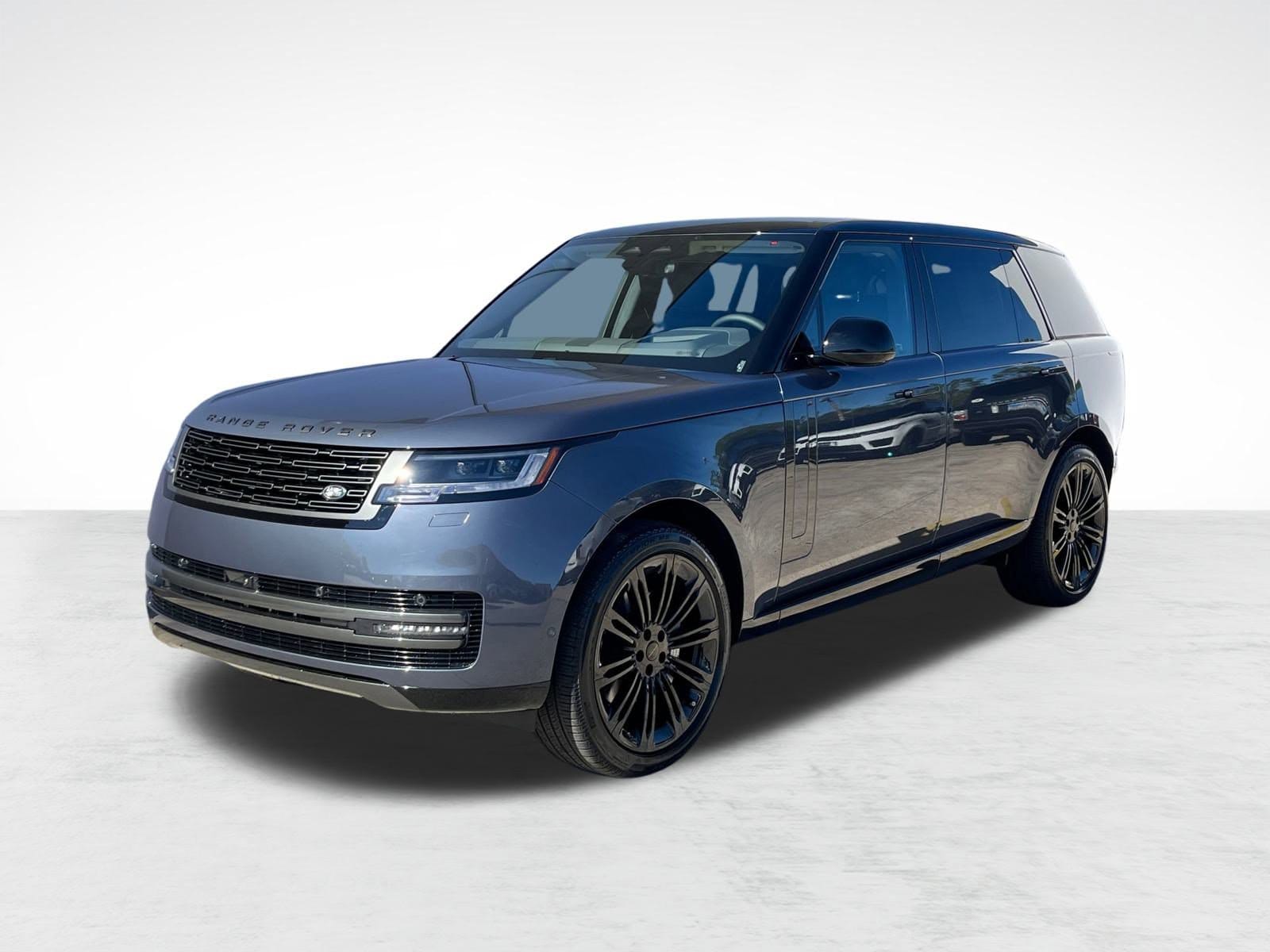 2026 Land Rover Range Rover SE's photo