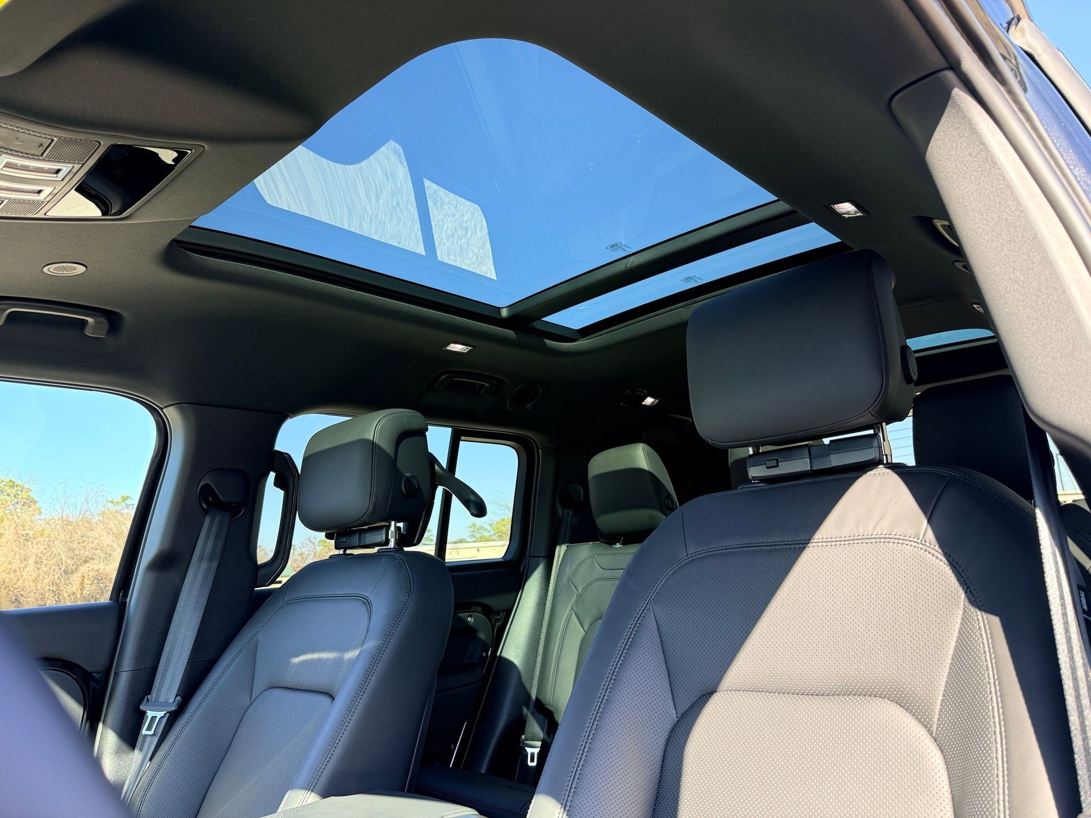 2025 Land Rover Defender Outbound - Photo 13