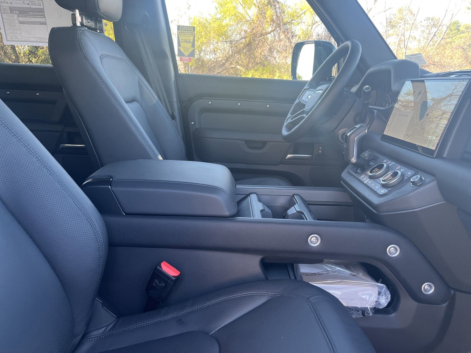 2025 Land Rover Defender 130 Outbound photo 4