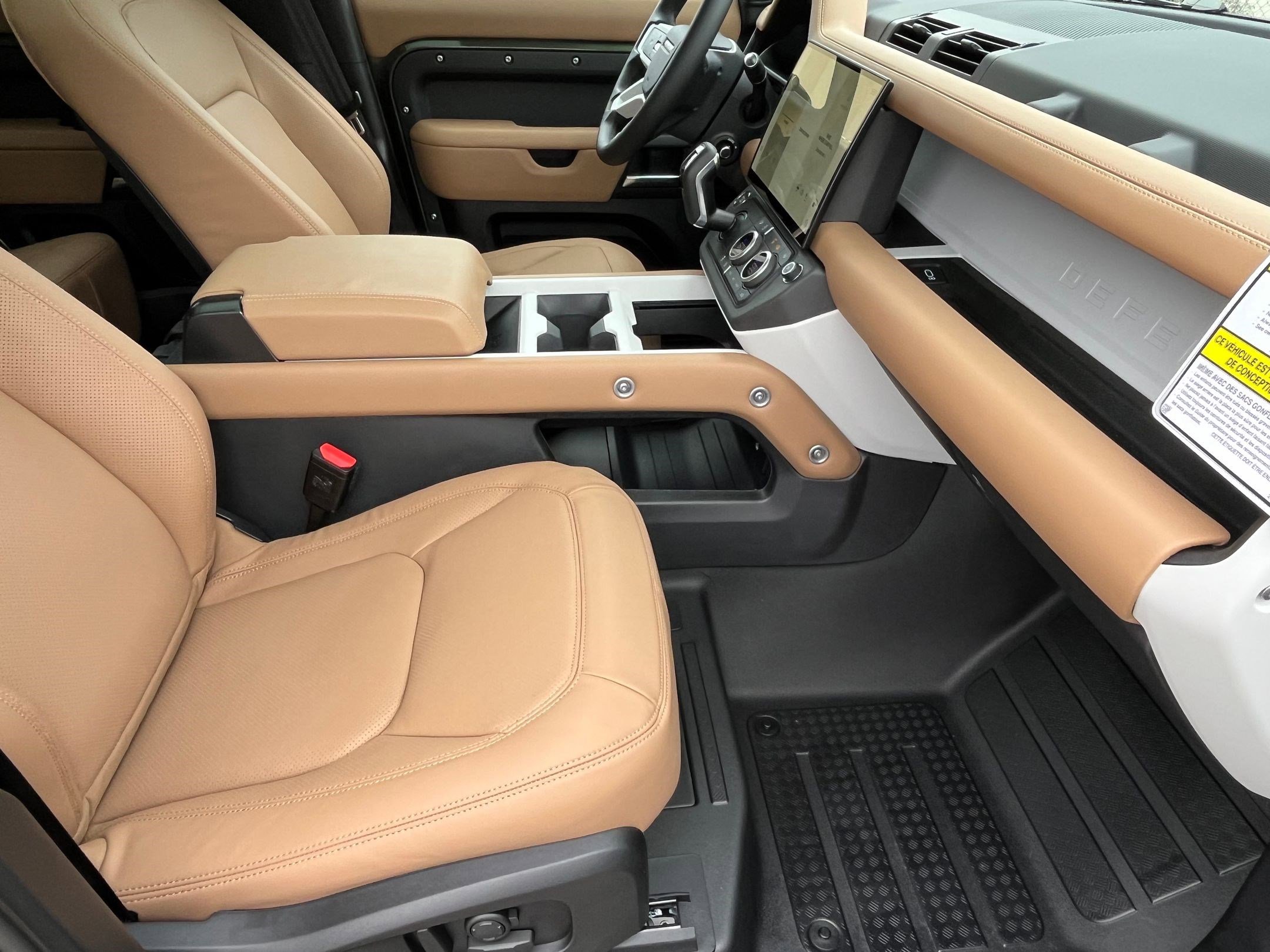 2026 Land Rover Defender X-Dynamic SE - Photo 22