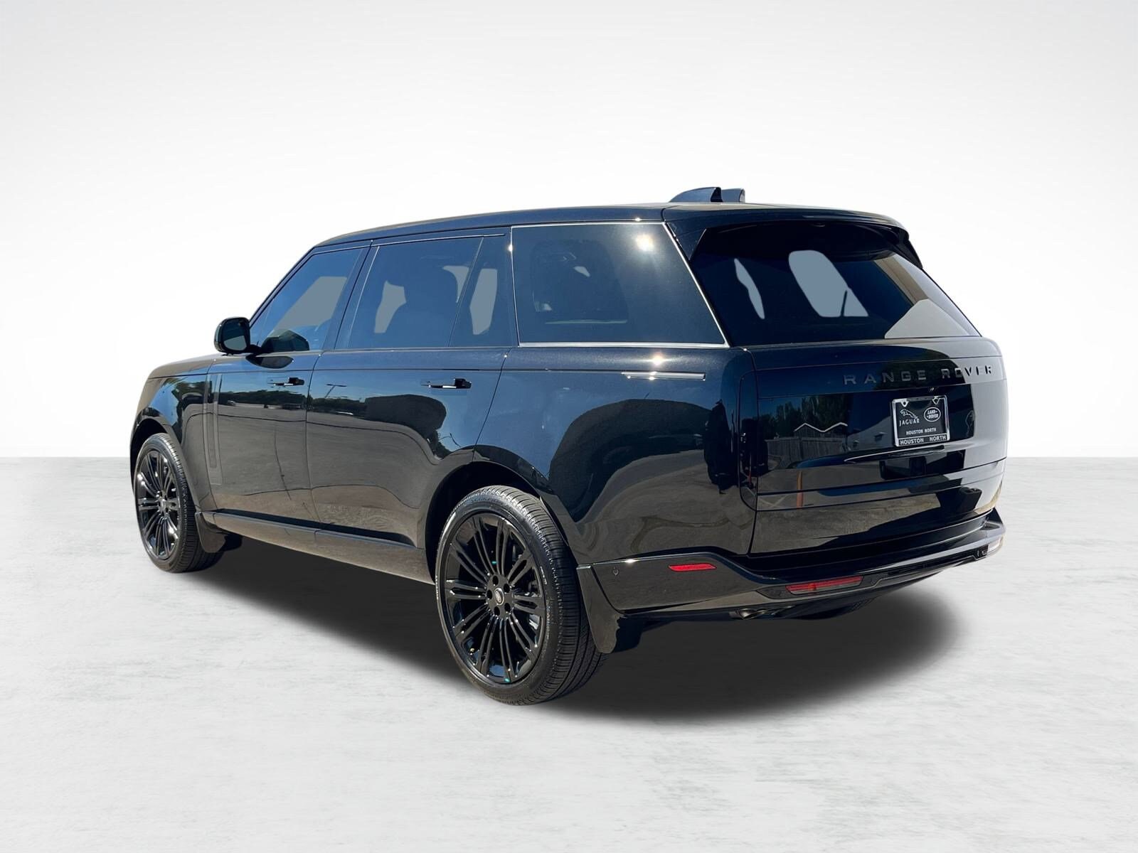 2025 Land Rover Range Rover SE photo 3