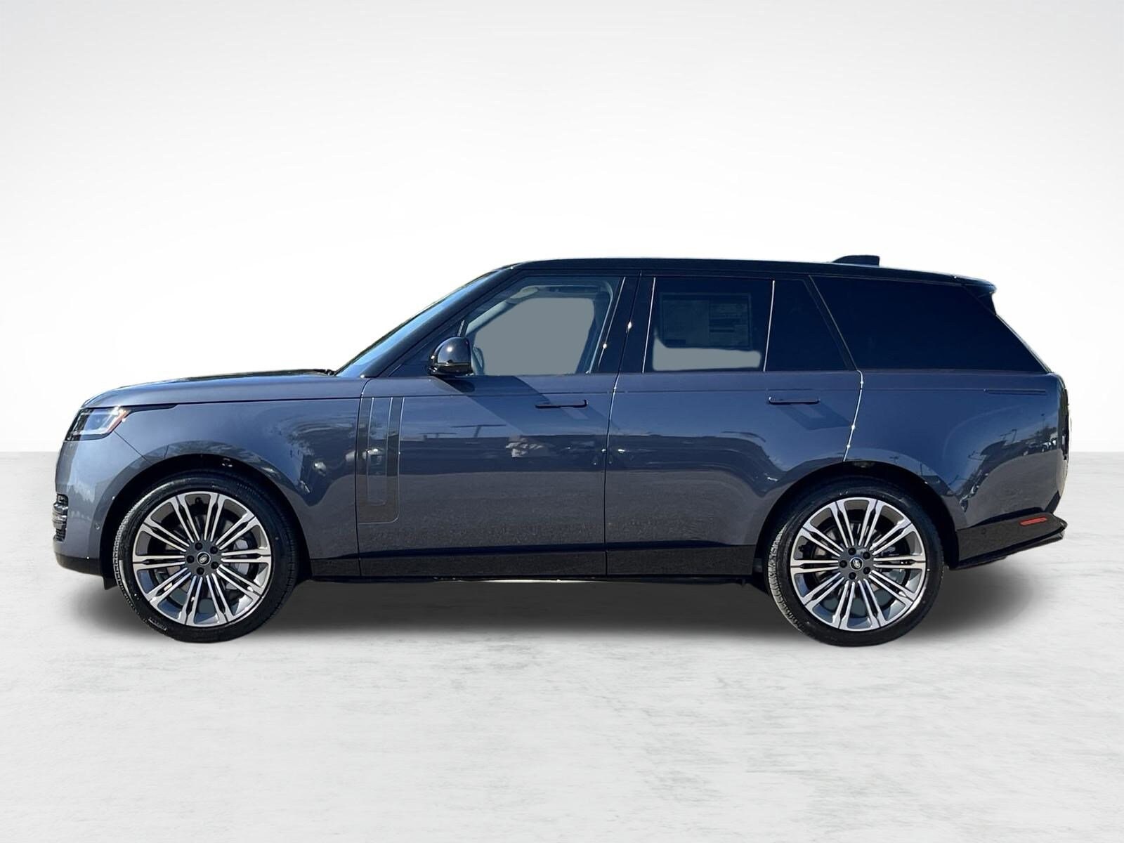 2025 Land Rover Range Rover SE photo 2