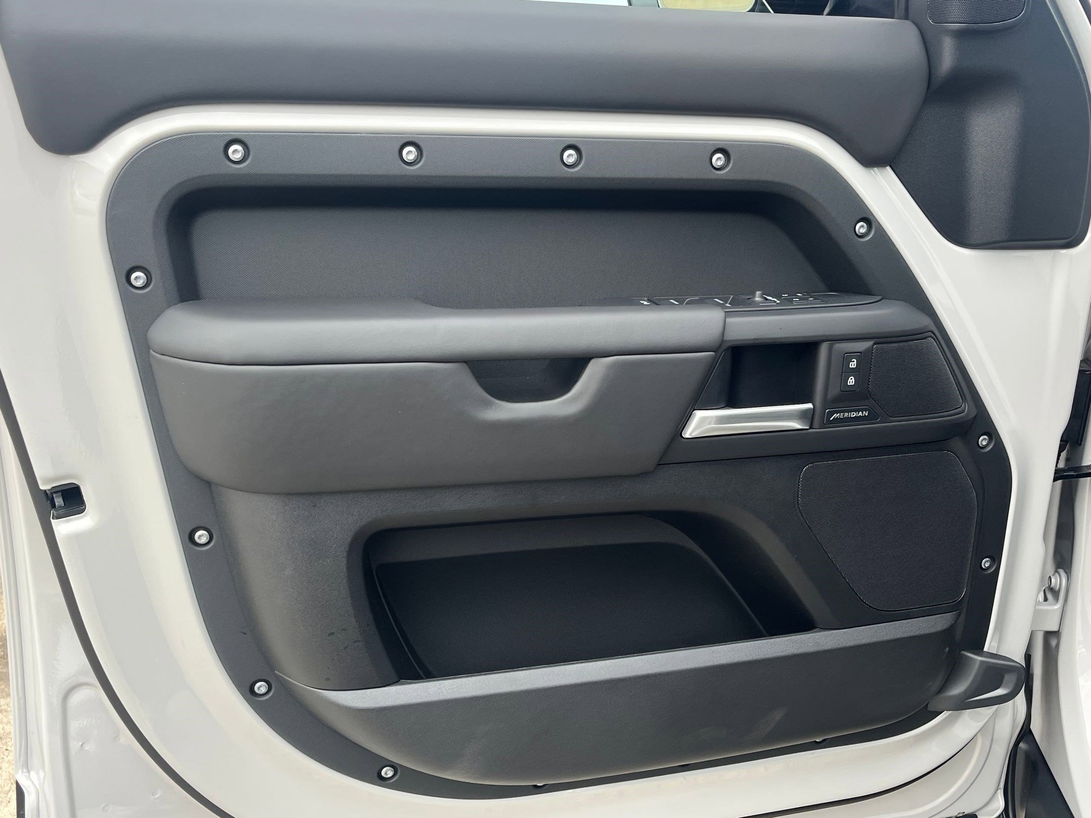 2026 Land Rover Defender S - Photo 12