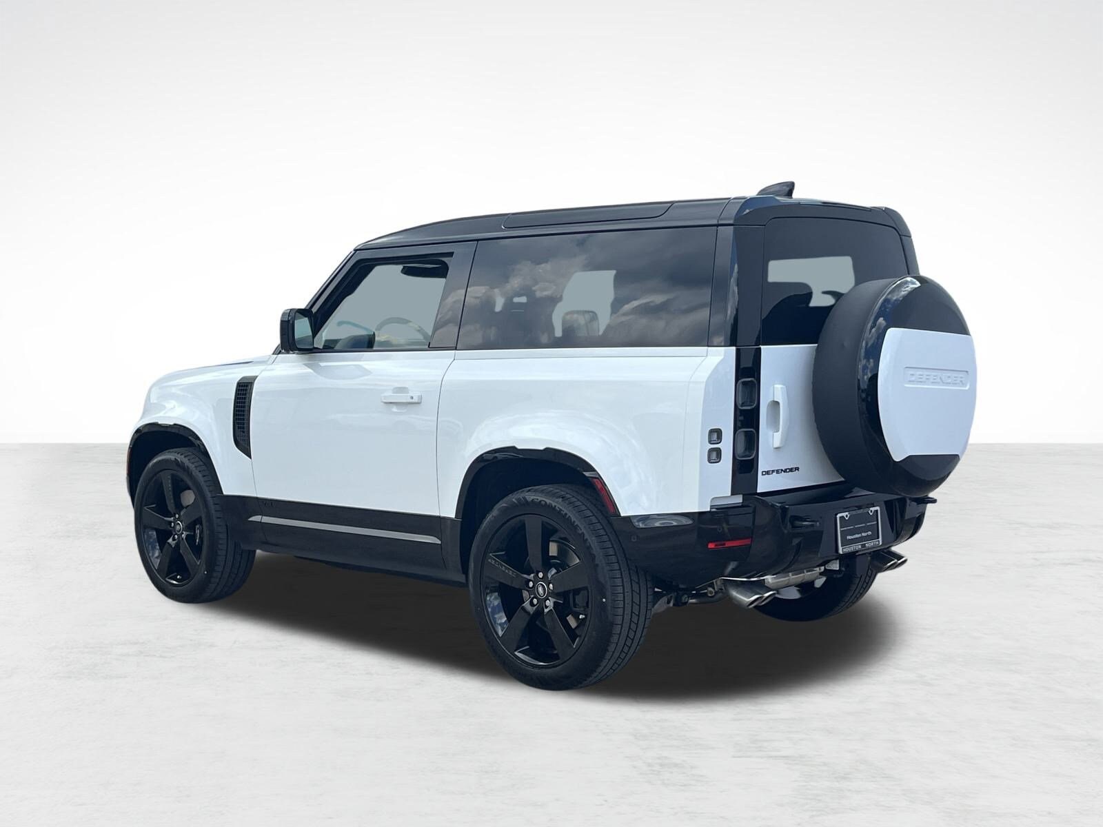 2025 Land Rover Defender V8 photo 2