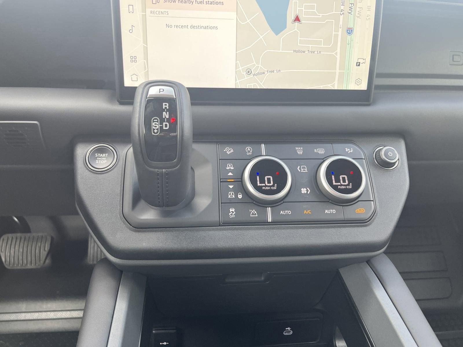 2025 Land Rover Defender X-Dynamic SE - Photo 16