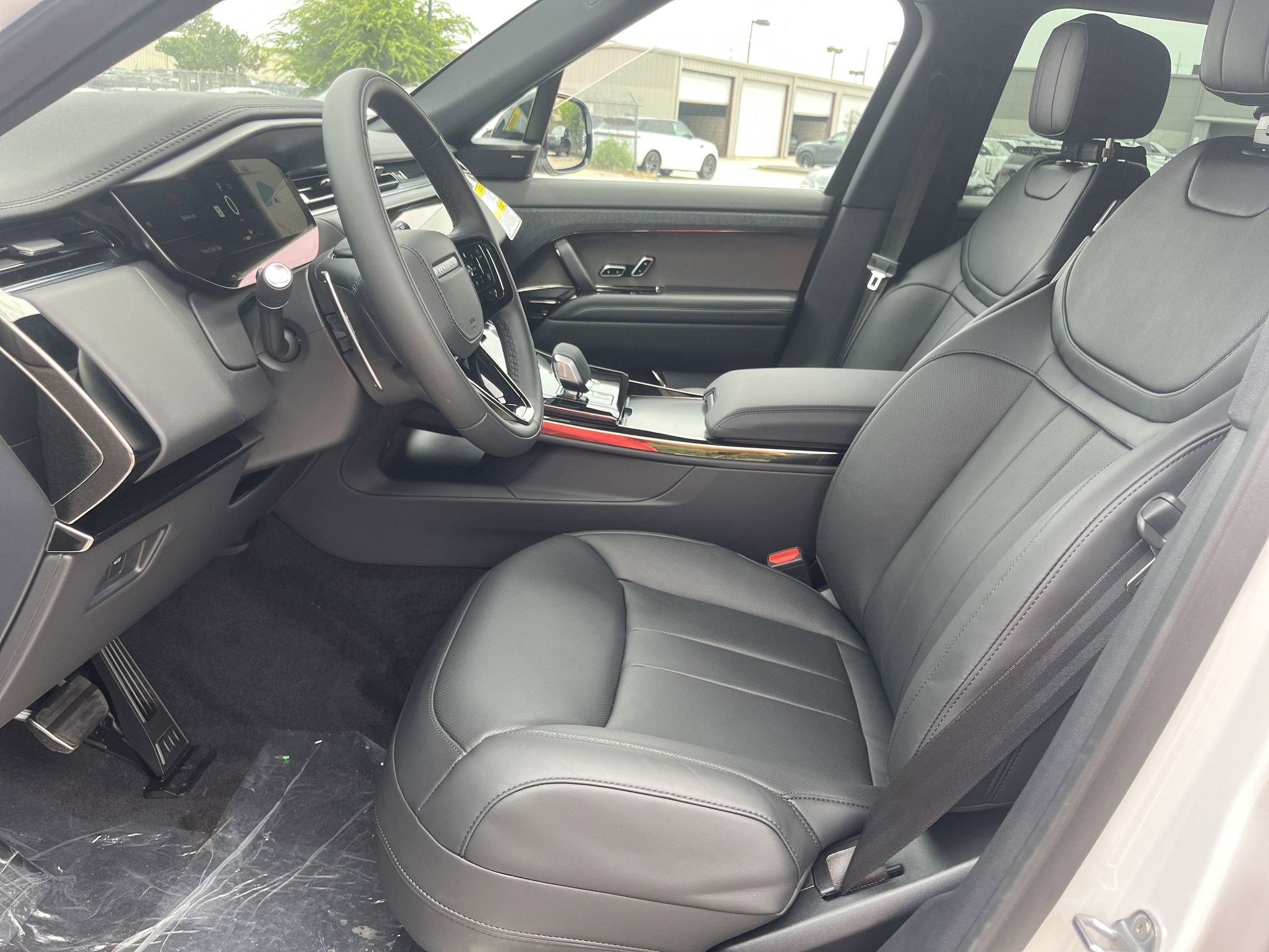 2025 Land Rover Range Rover Sport P400 Dynamic SE photo 3