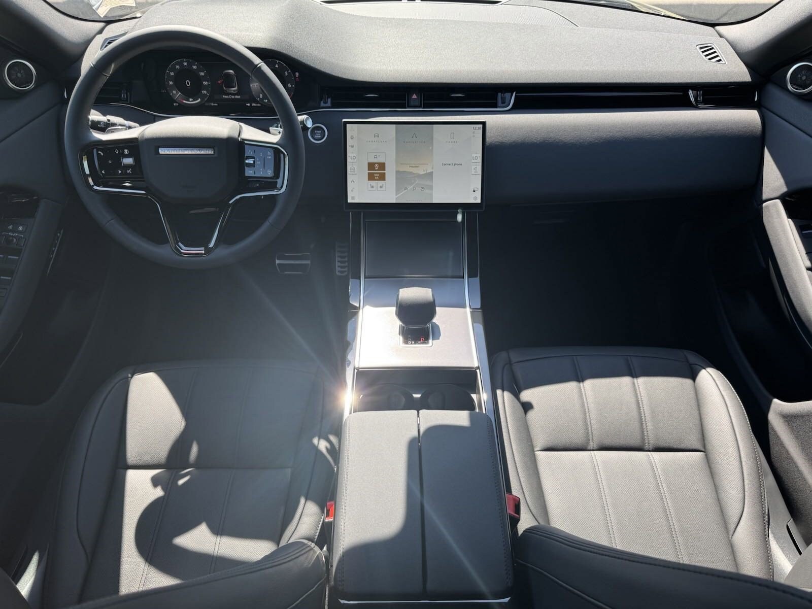 2025 Land Rover Range Rover Evoque Dynamic SE photo 3