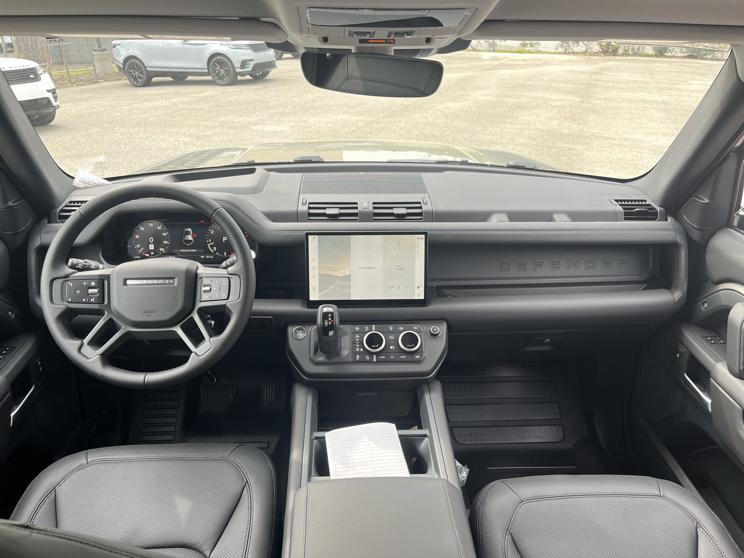 2025 Land Rover Defender 110 S photo 4