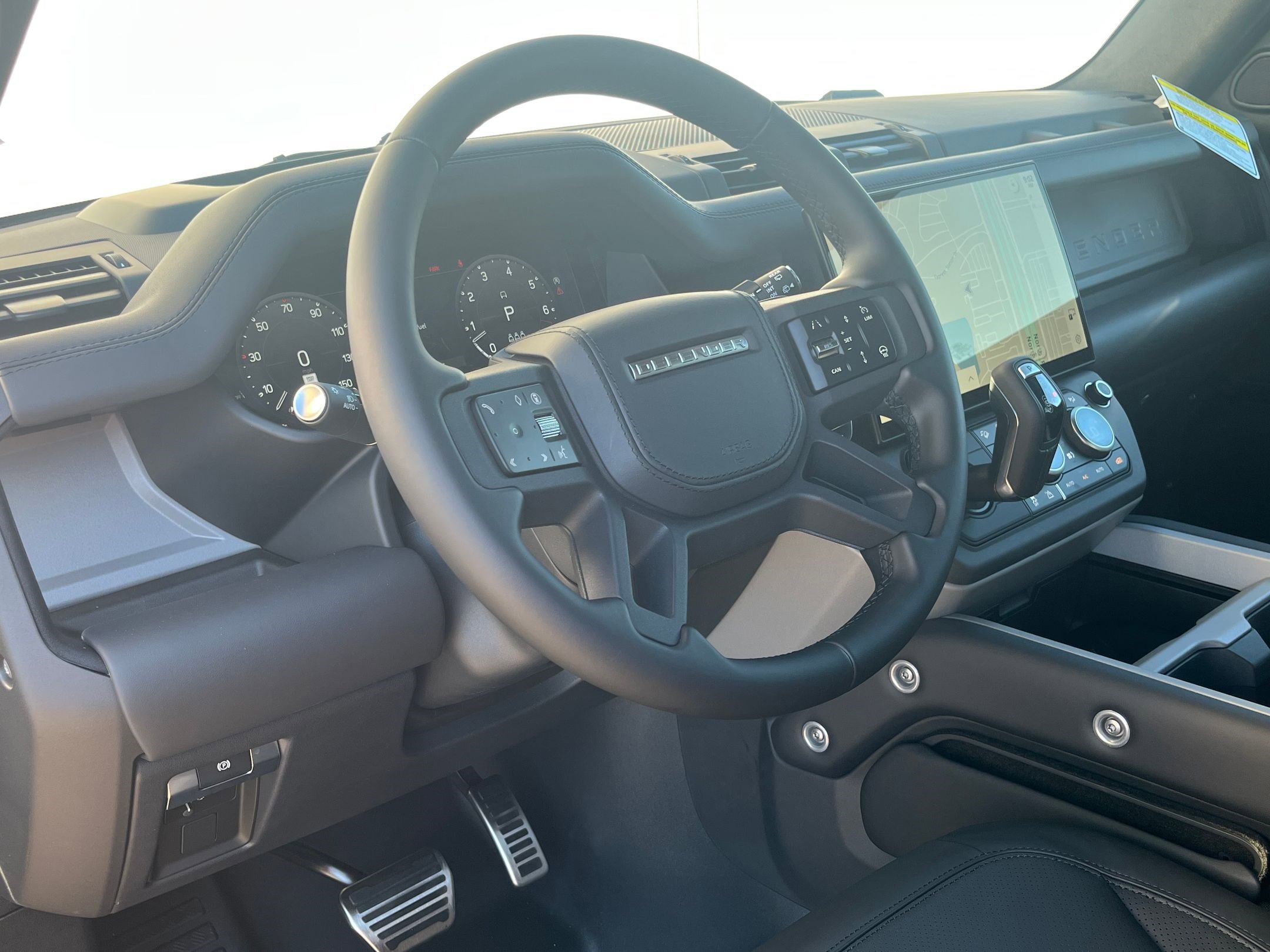 2026 Land Rover Defender 110 V8 photo 4